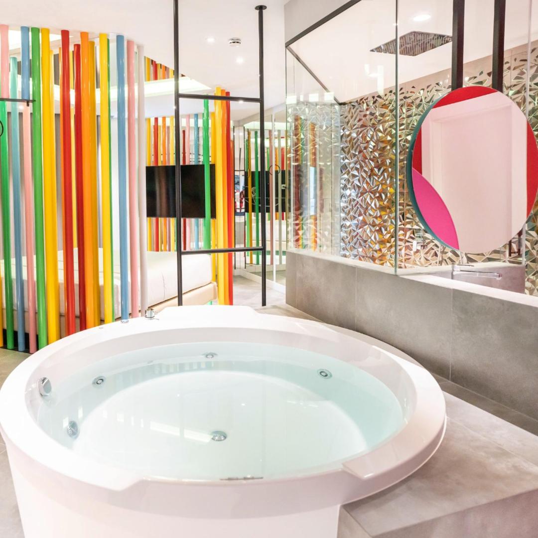 Suite with Spa Bath photo 2