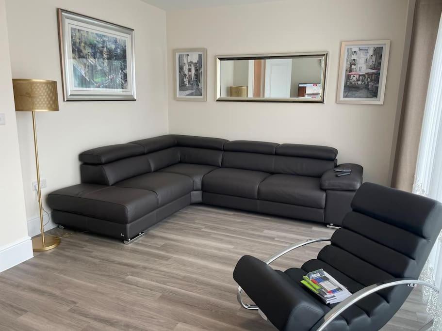 Four-Bedroom House photo 2