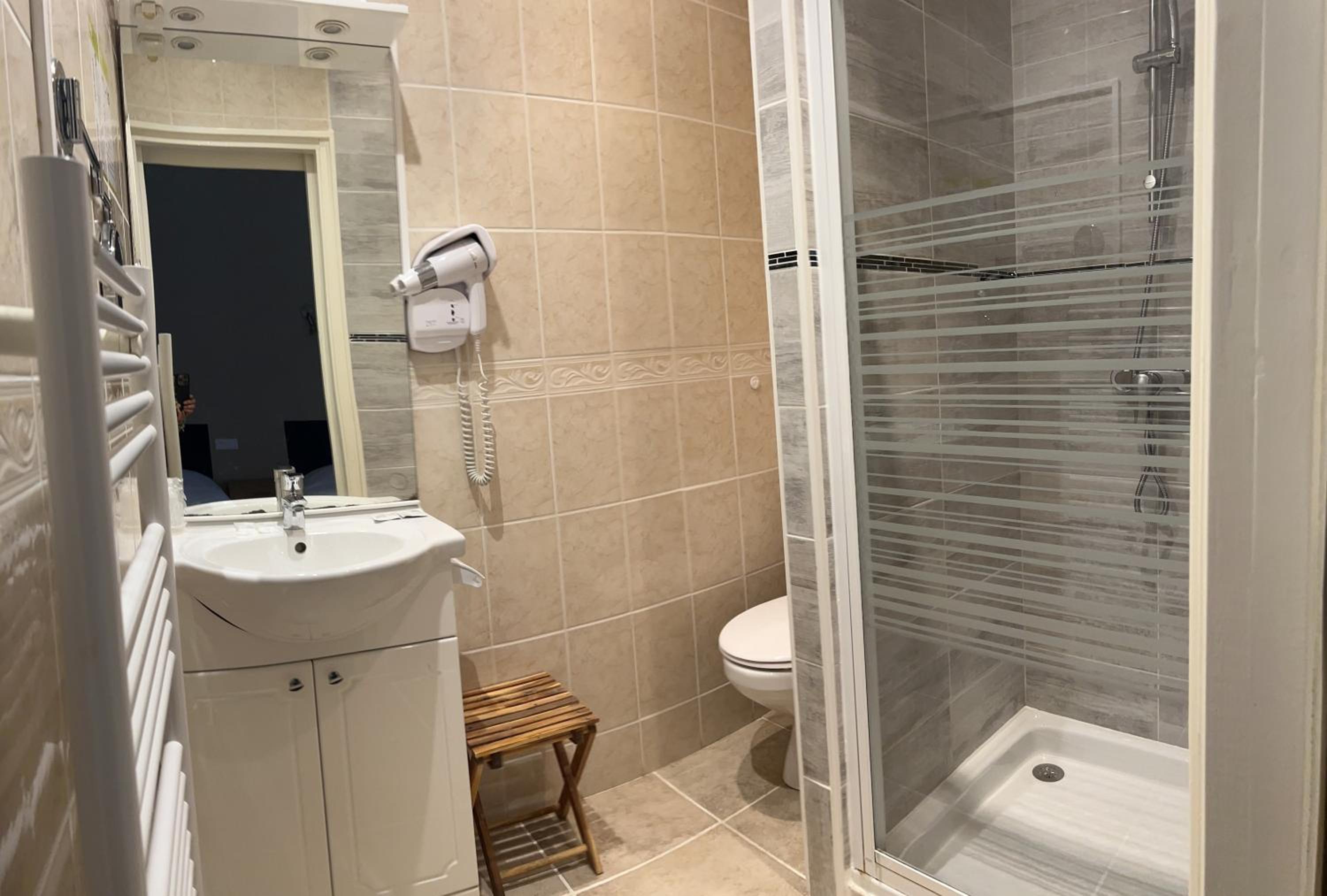 Double Room - Photo 4