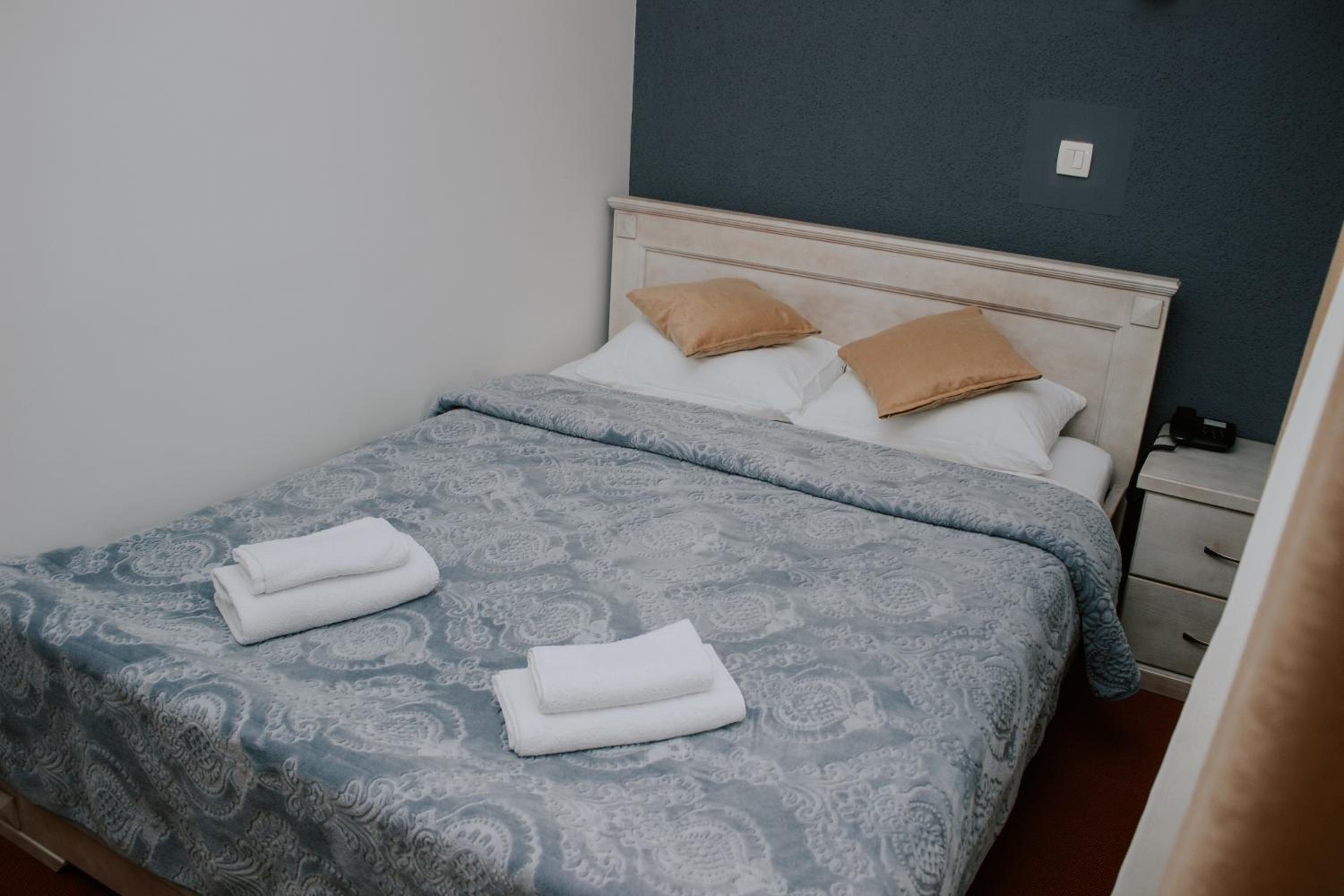 Single Room with Mountain View