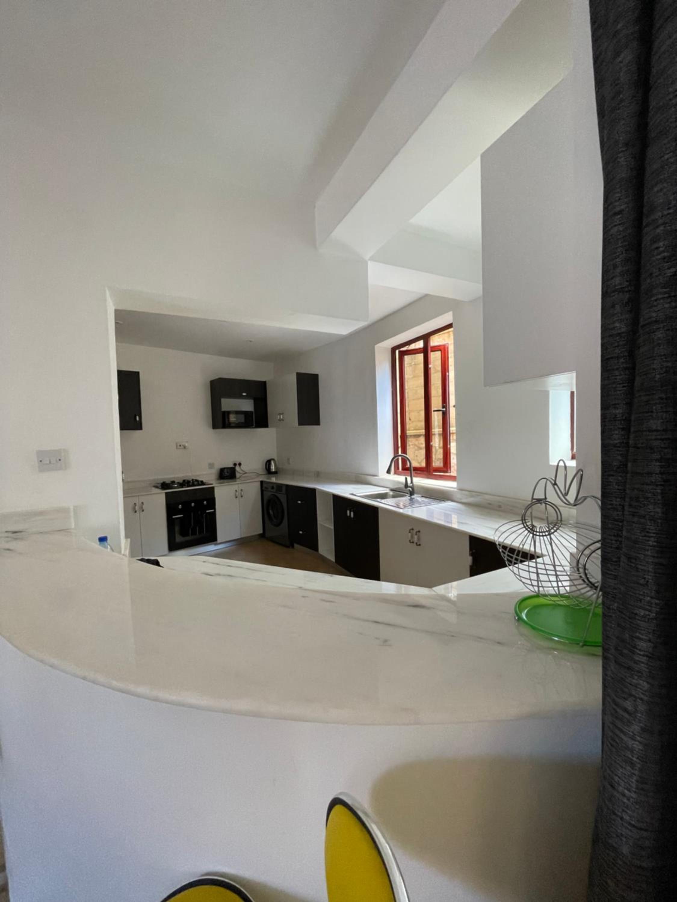 Two-Bedroom Apartment with Balcony photo 3
