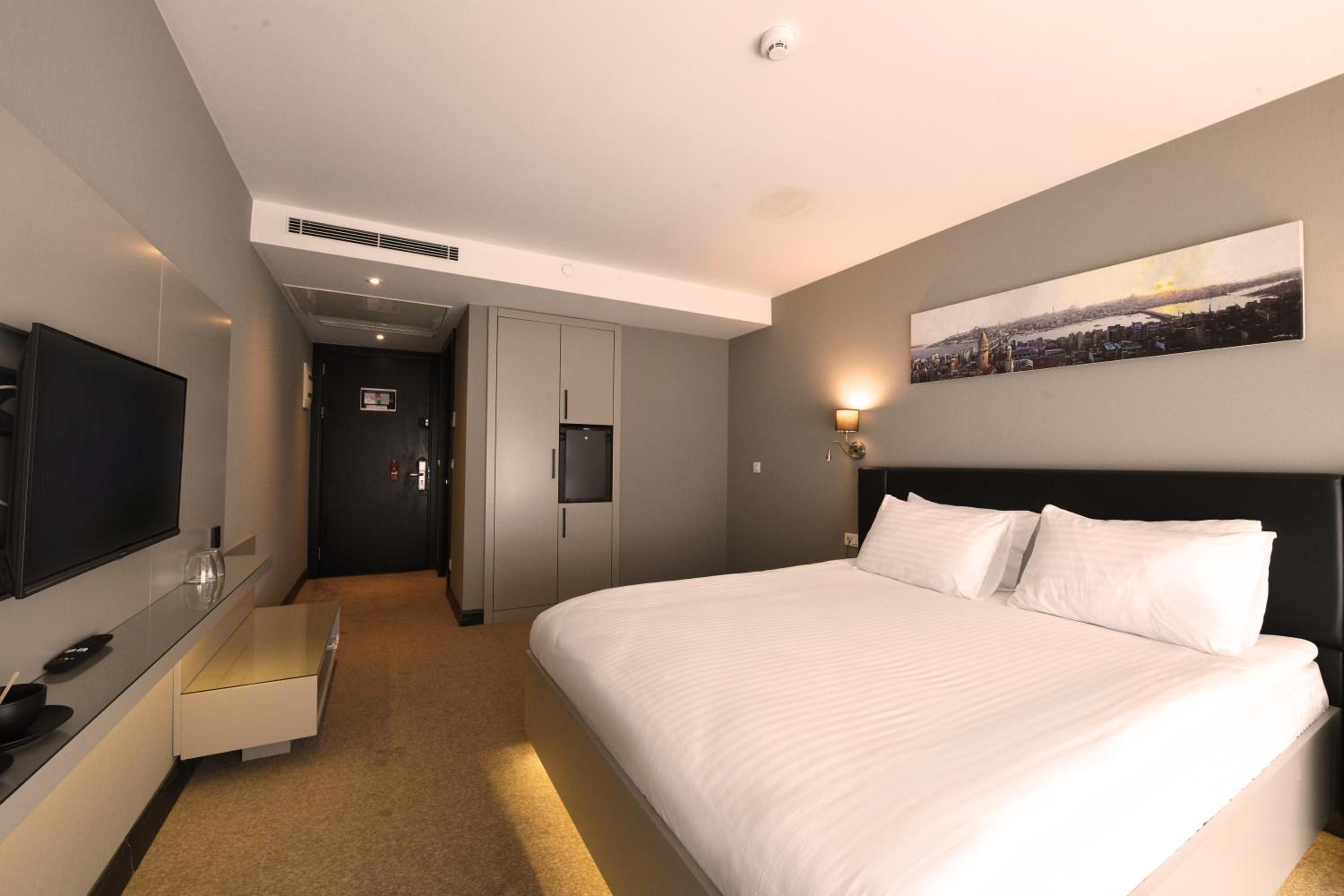 Double Room with Balcony photo 2
