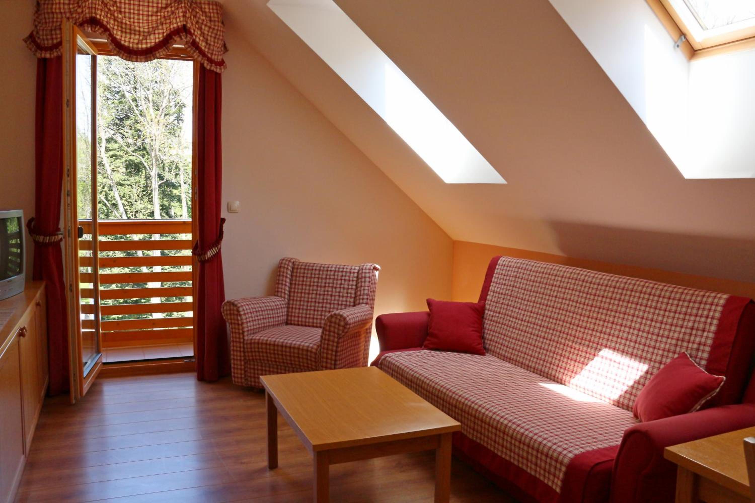 Three-Bedroom Apartment with Balcony