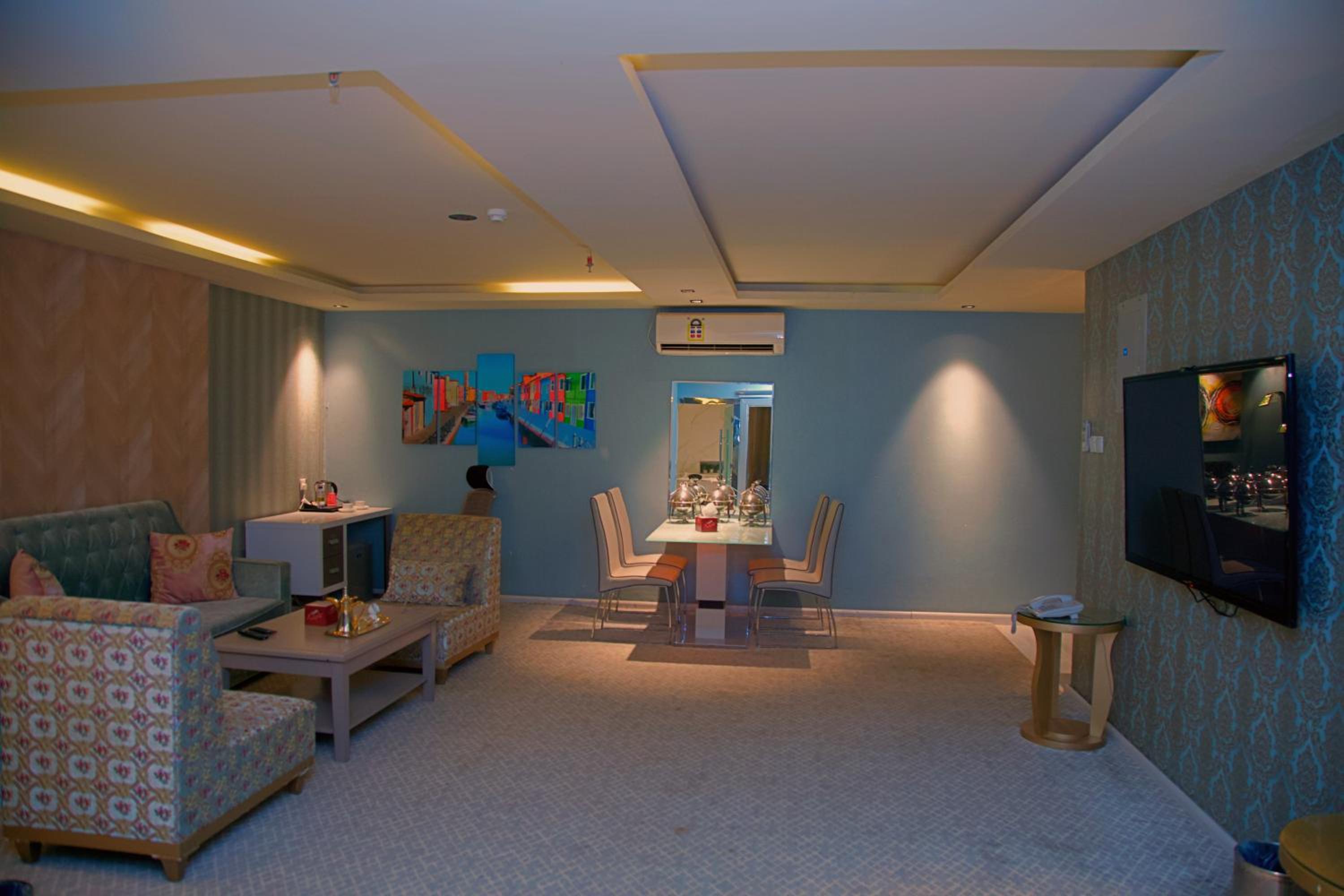 Queen Suite