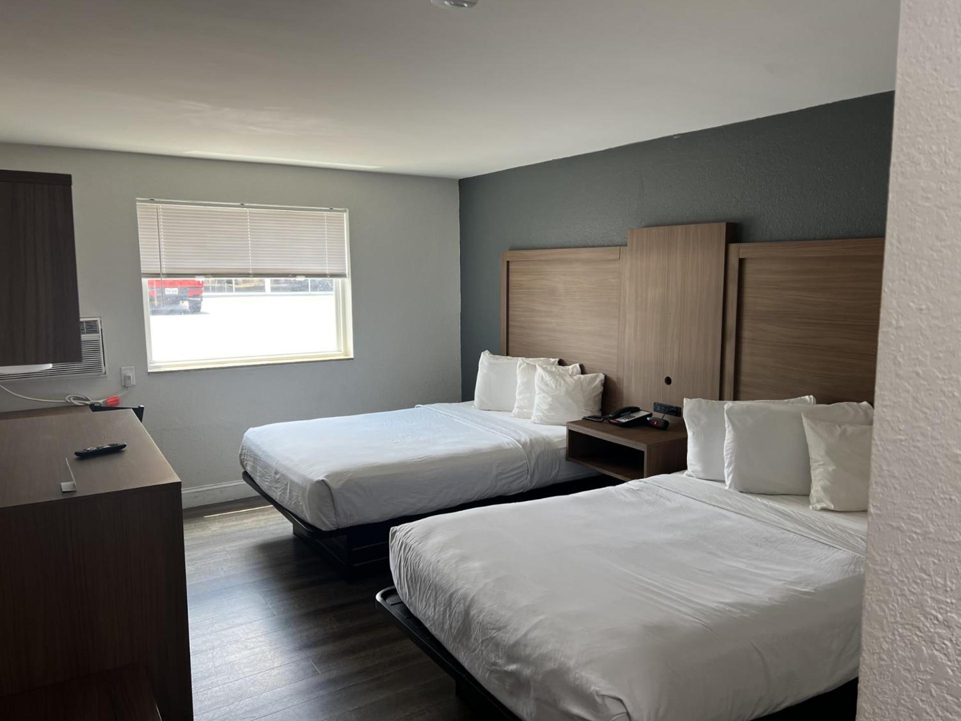 Double Room with Two Double Beds - Non-Smoking - Photo 1