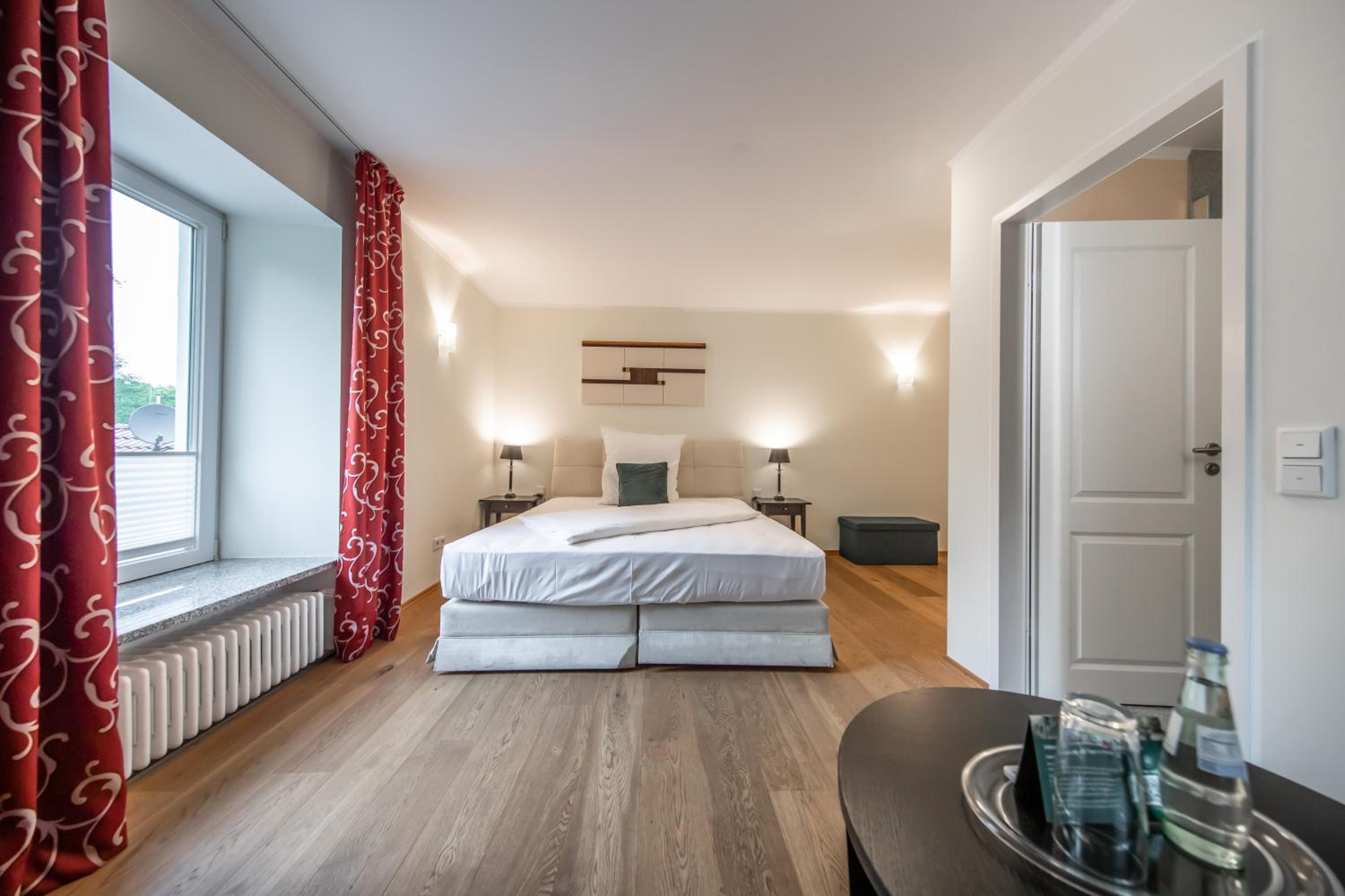 Large Double Room photo 1