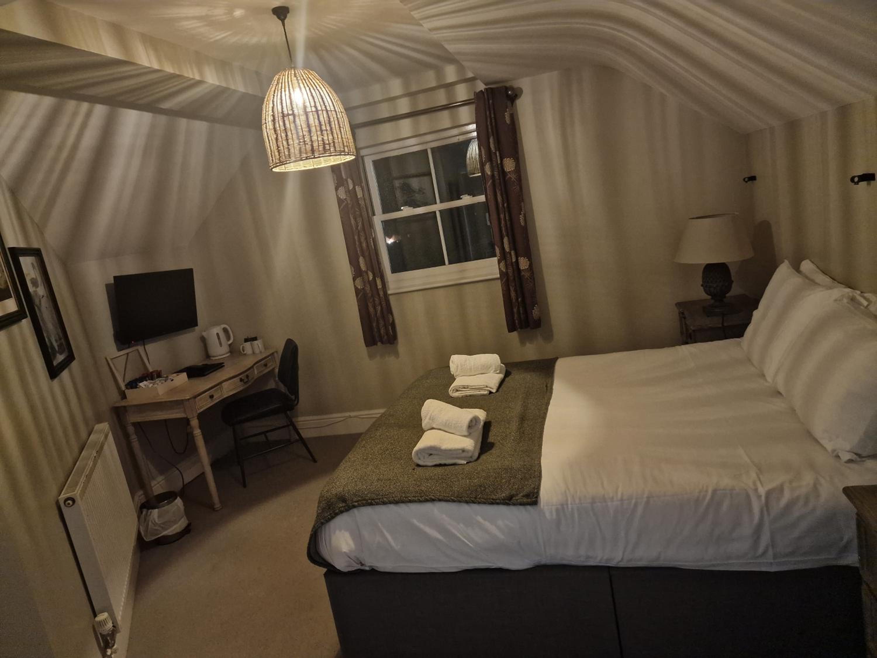 Double Room with Private Bathroom - Photo 3