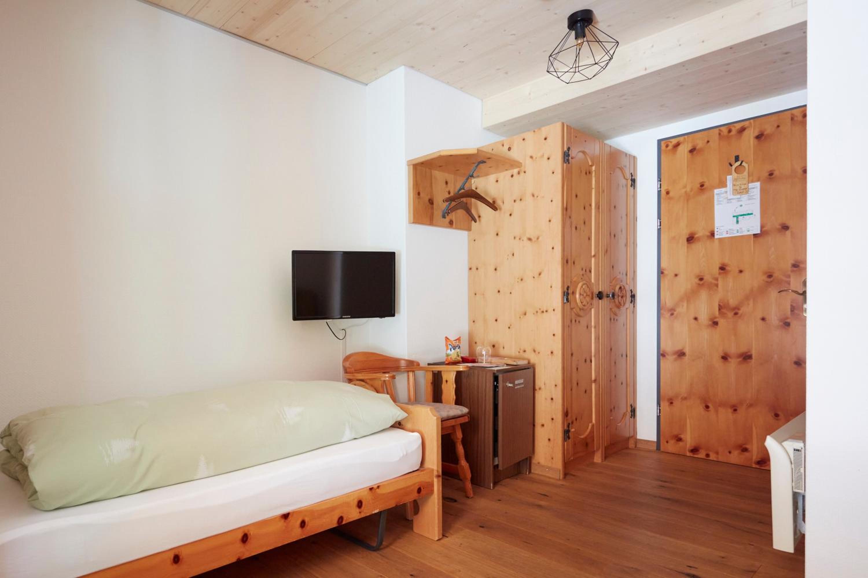 Budget Single Room photo 2