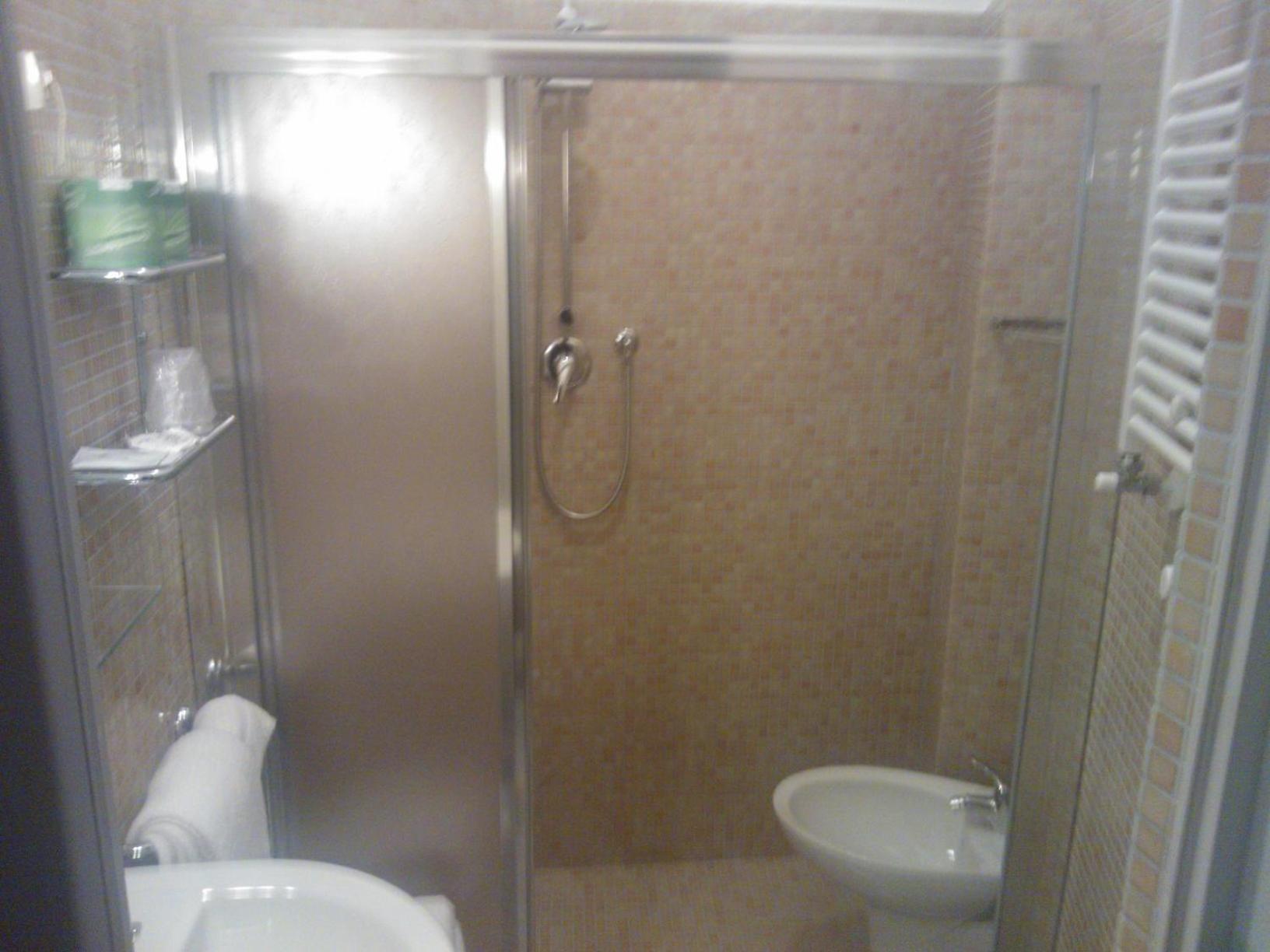 Standard Double Room photo 3
