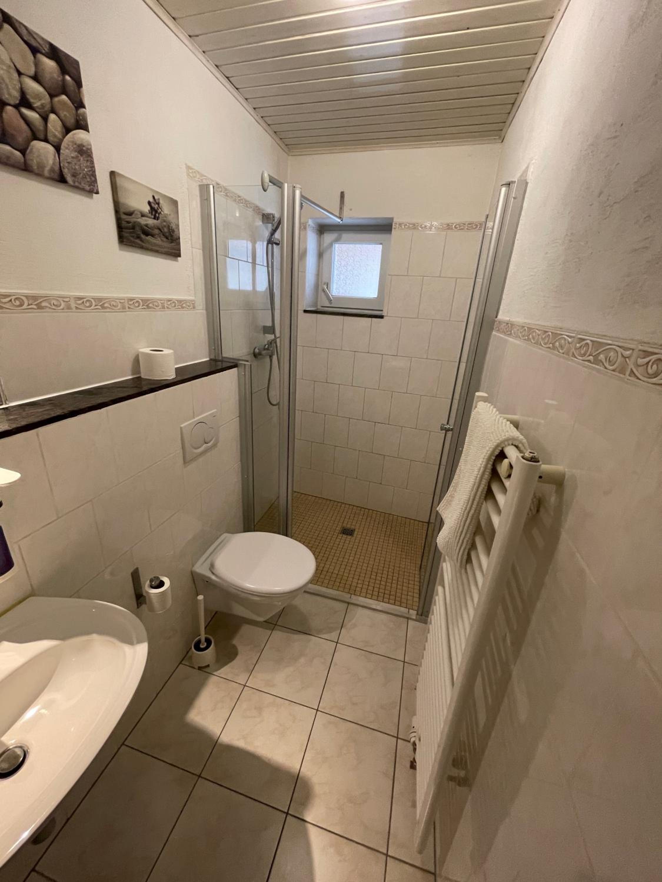 Twin Room with Shared Bathroom photo 2