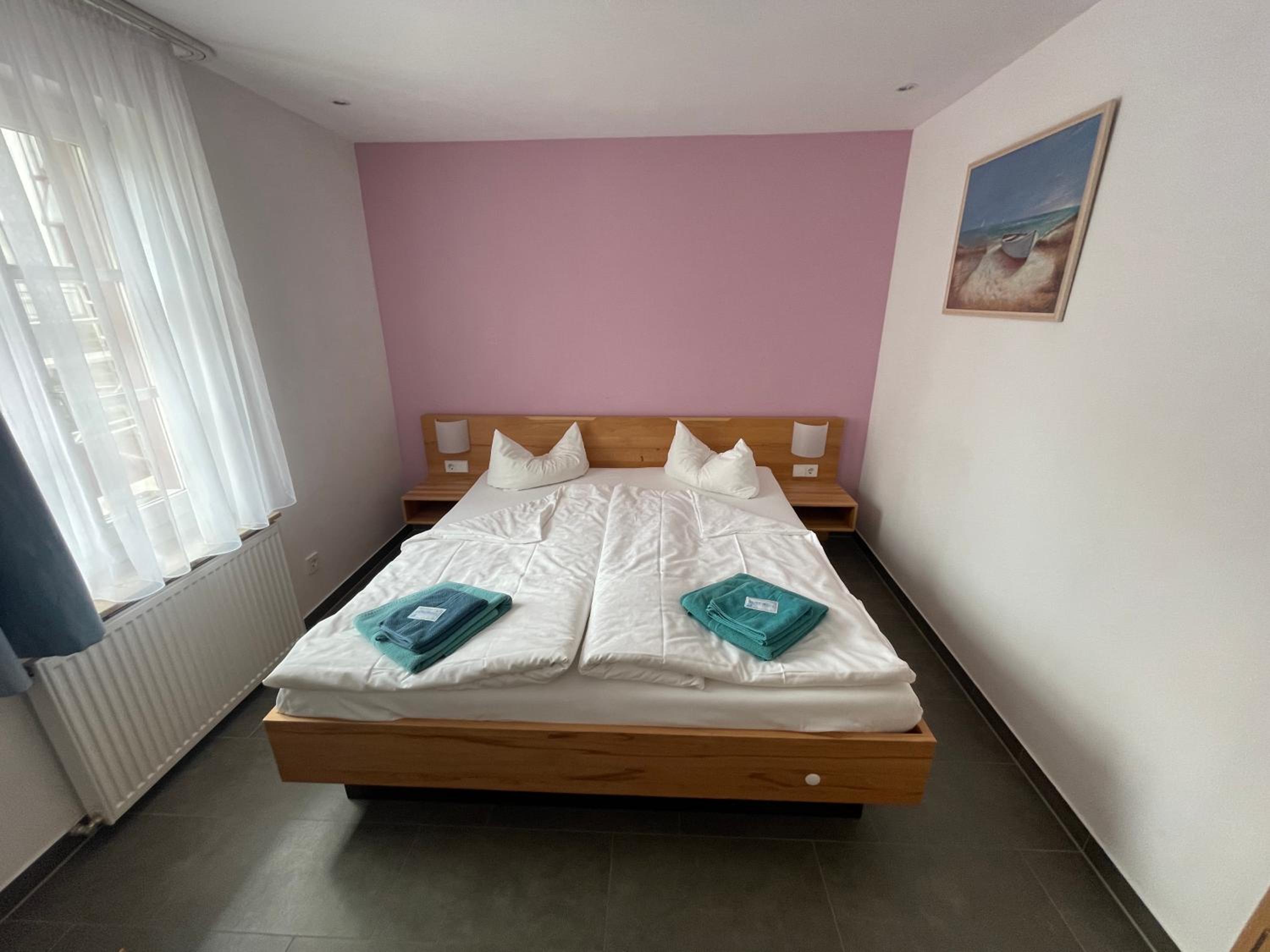Standard Double Room with Shared Bathroom photo 3