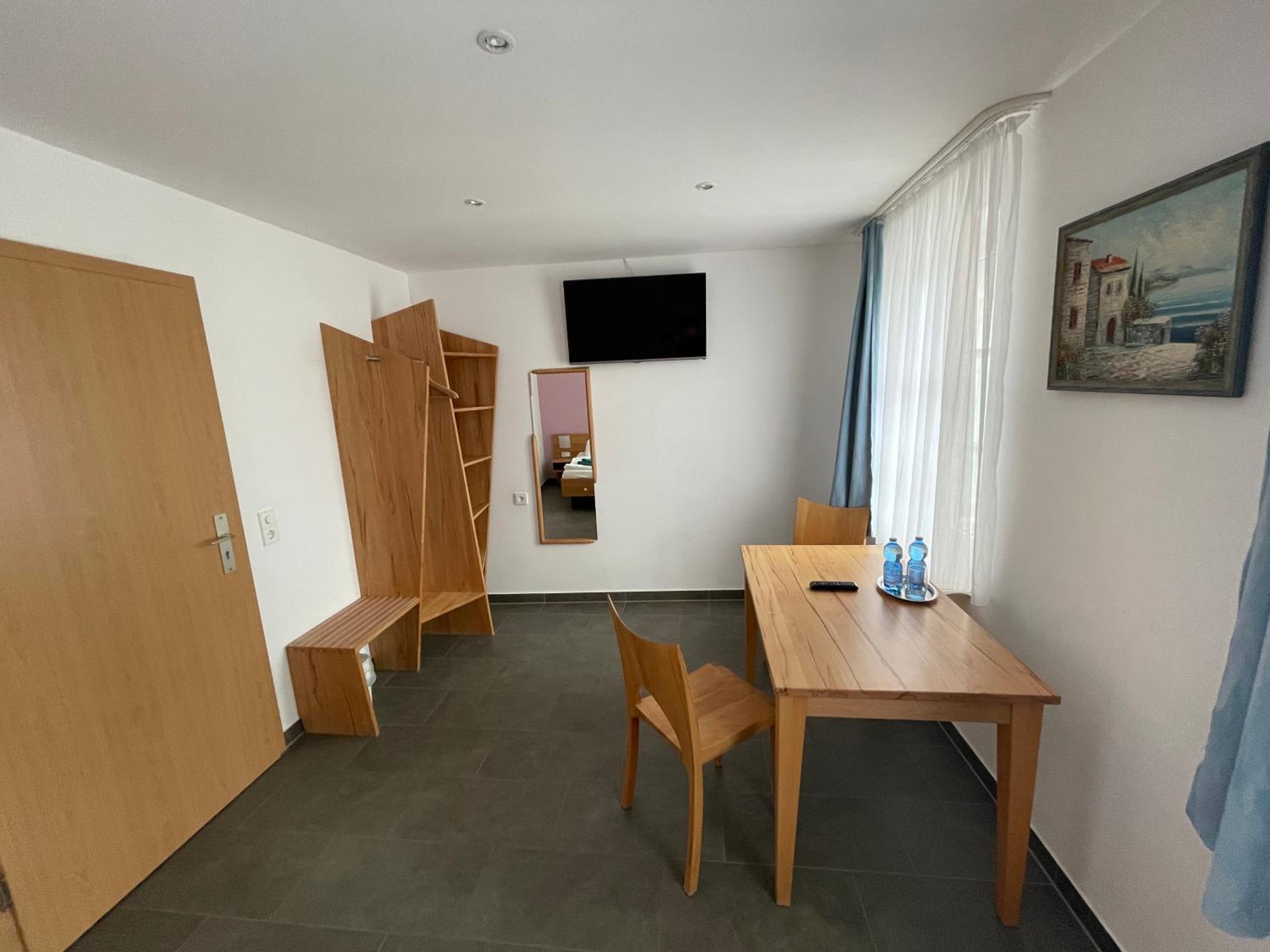 Standard Double Room with Shared Bathroom photo 2