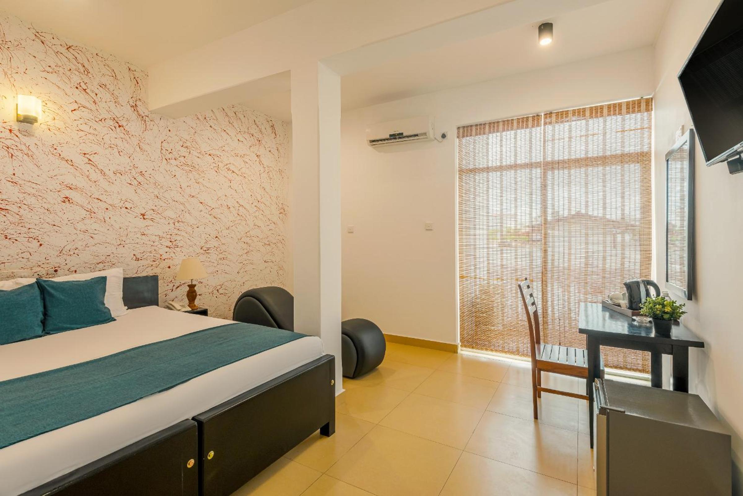 Deluxe Double Room - Photo 21