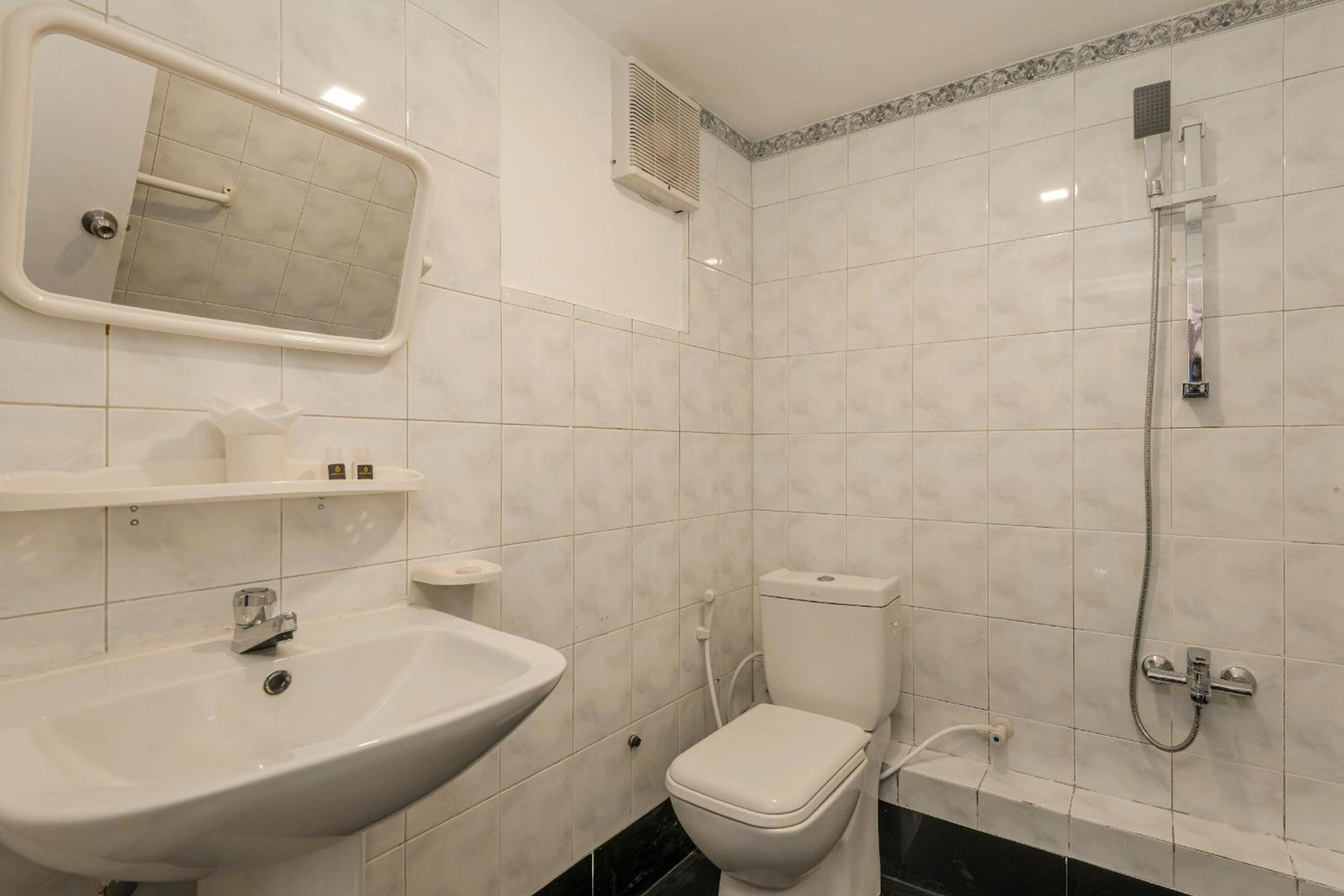 Deluxe Double Room - Photo 18