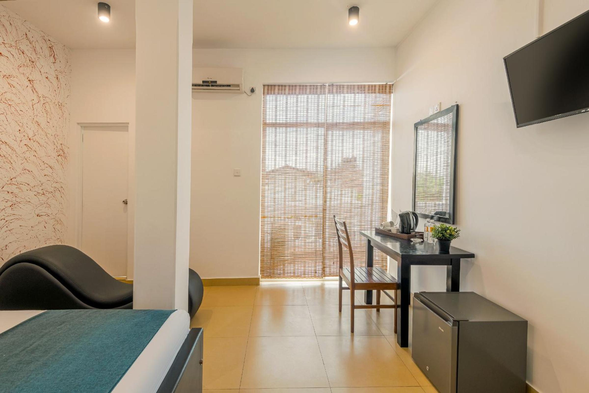 Deluxe Double Room - Photo 13