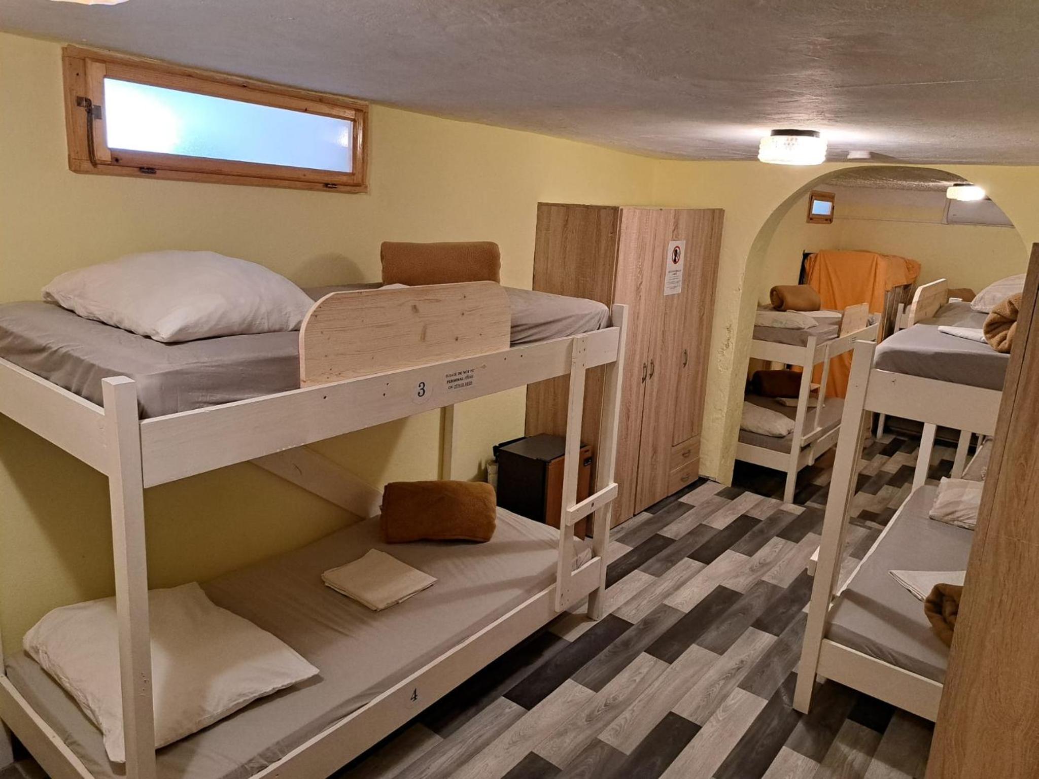Bed in 10-Bed Mixed Dormitory Room photo 3