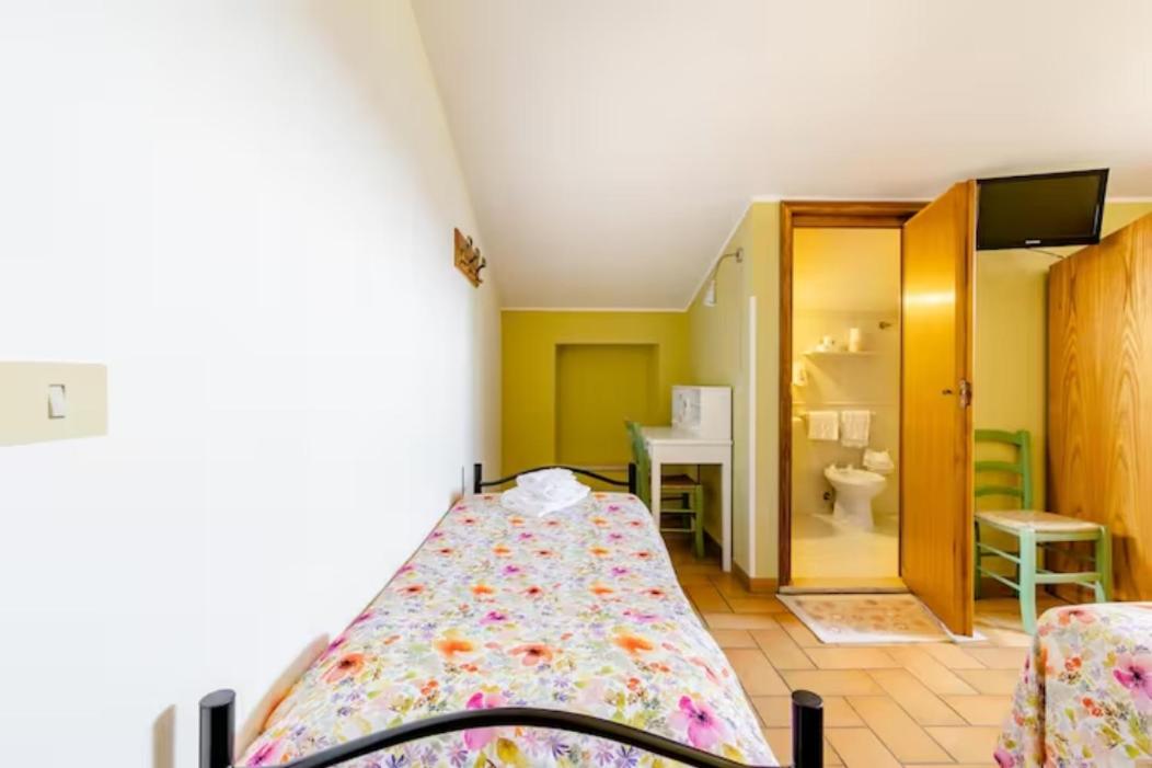 Classic Triple Room - Photo 4