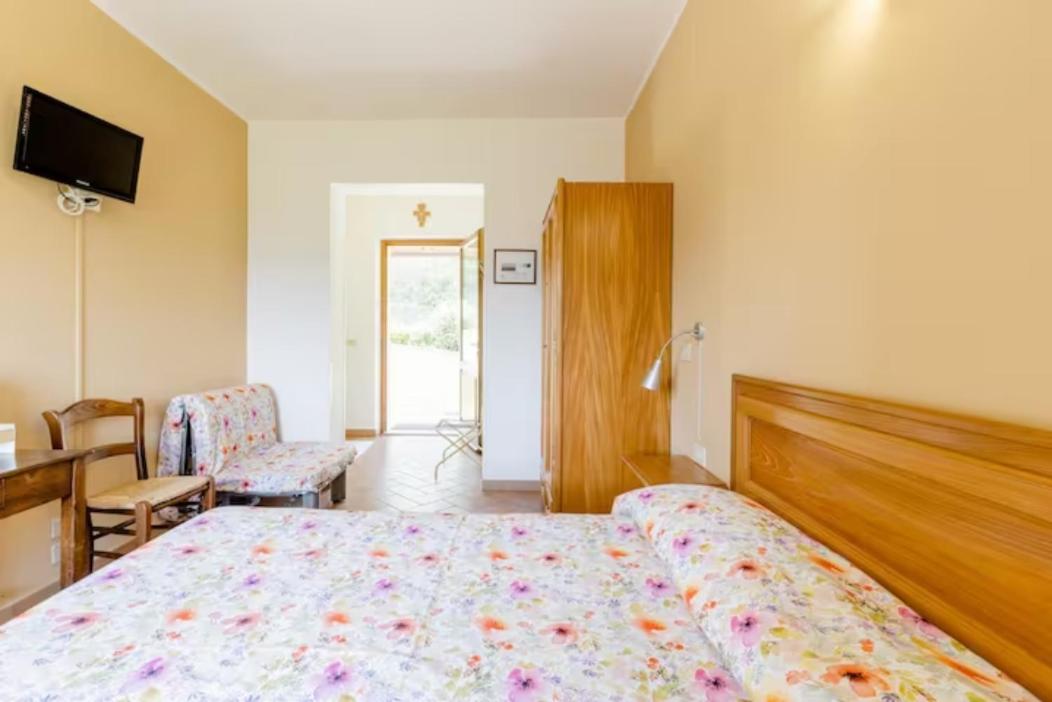 Superior Double or Twin Room - Photo 13