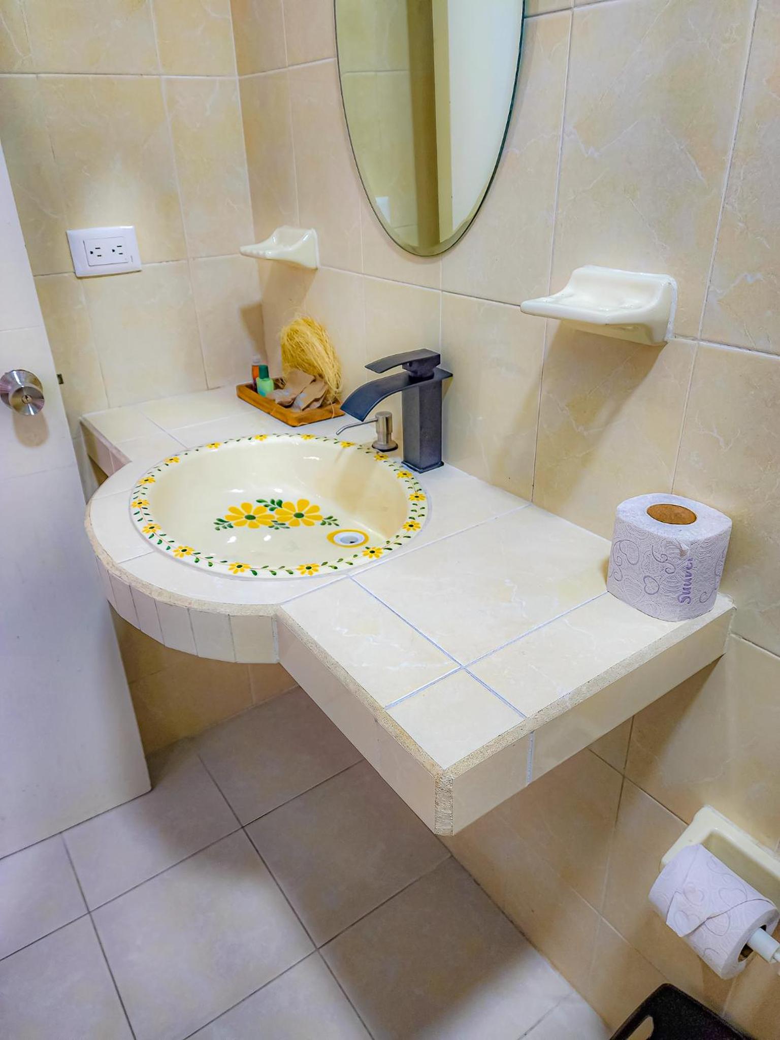 Twin Room with Balcony - Photo 40