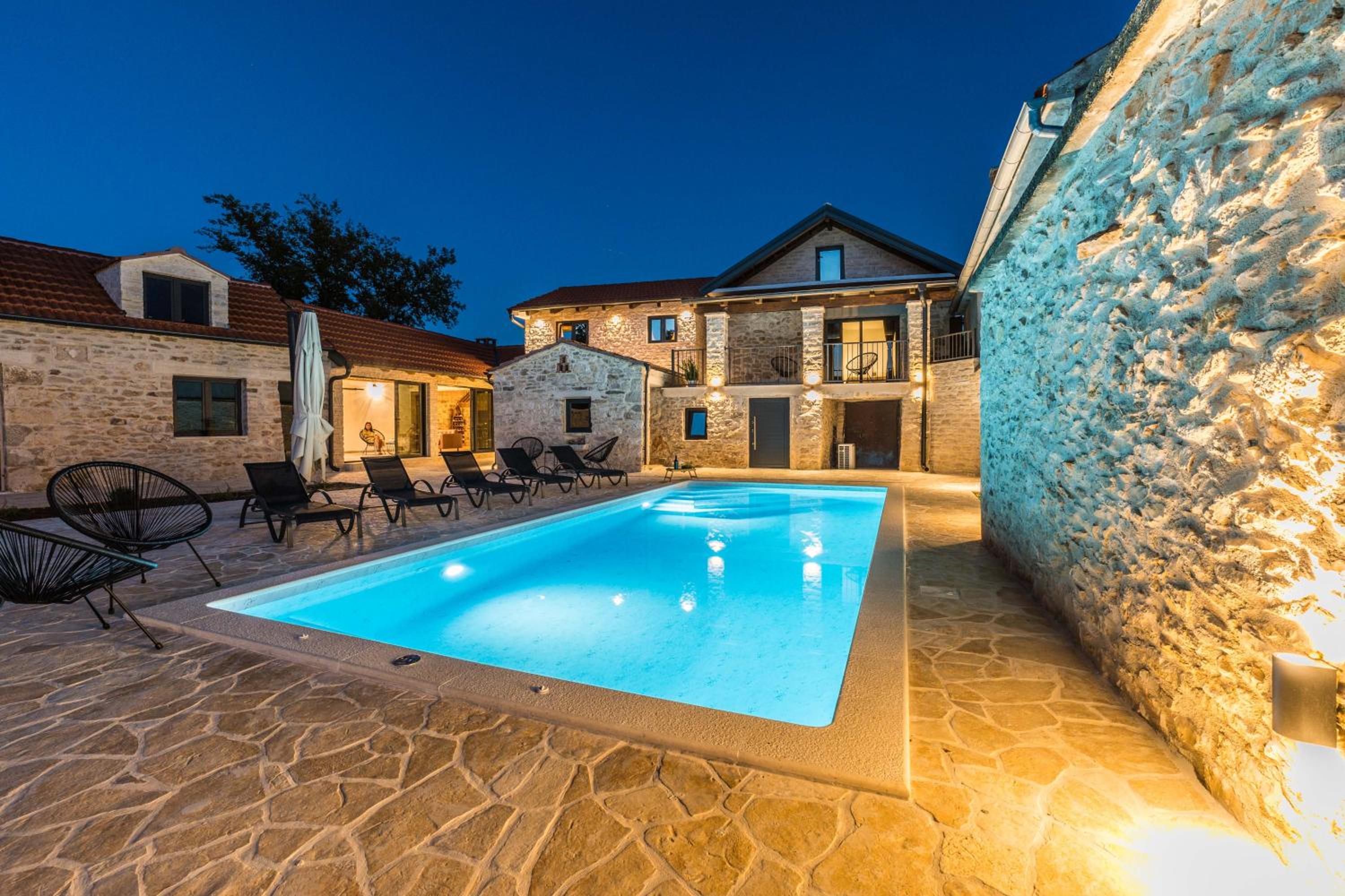 Villa photo 3