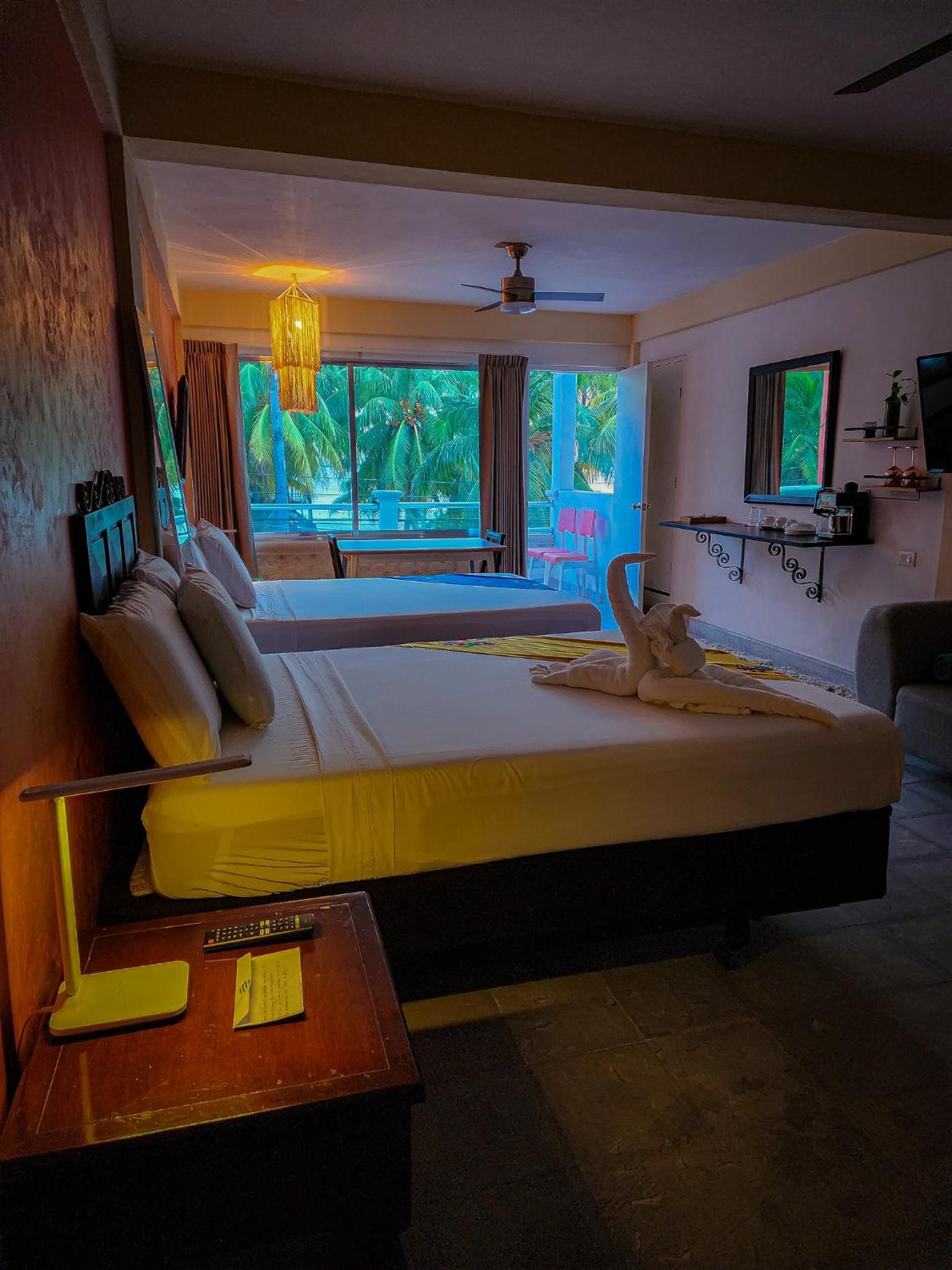Twin Room with Balcony - Photo 16