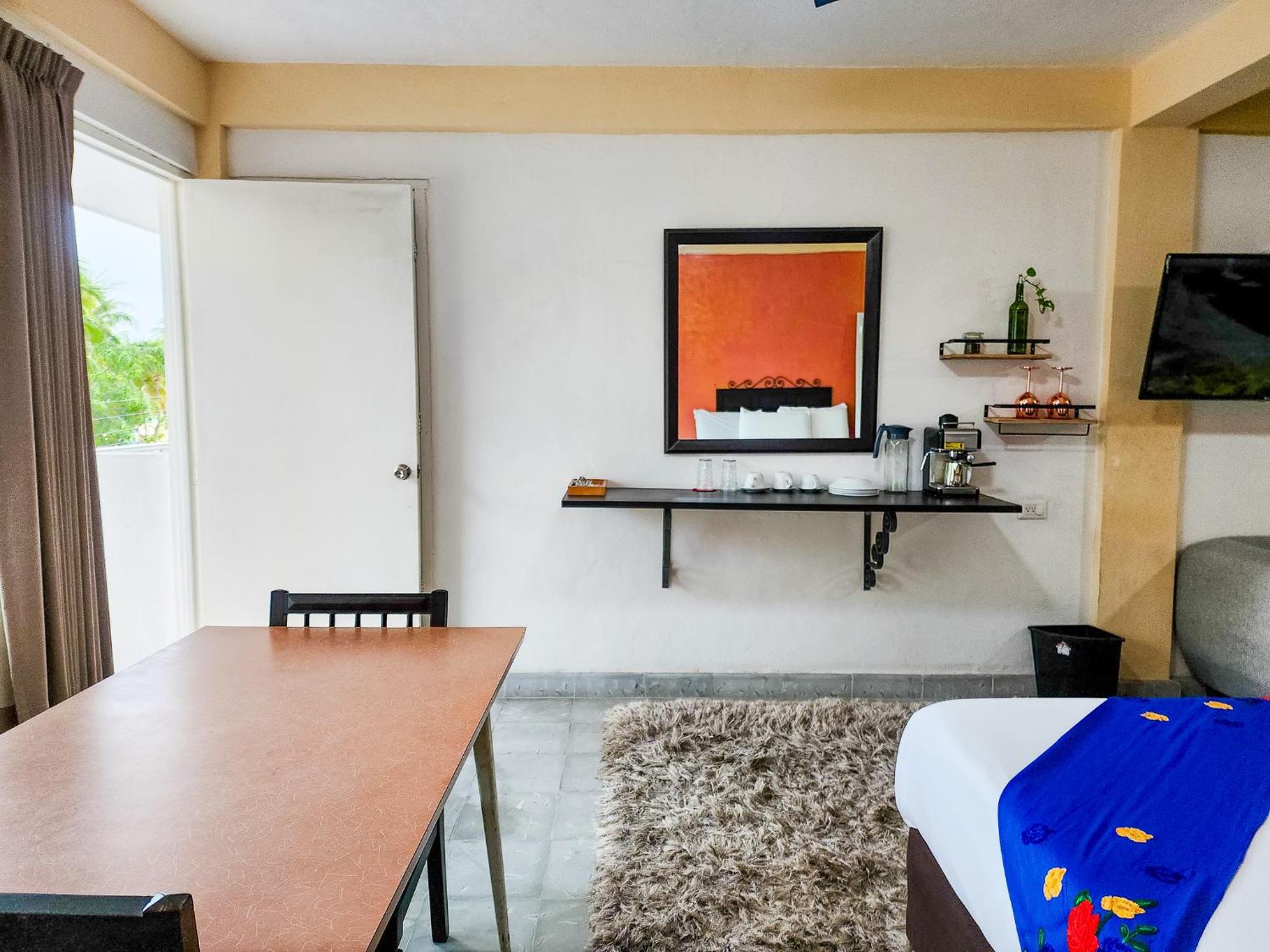 Twin Room with Balcony - Photo 27