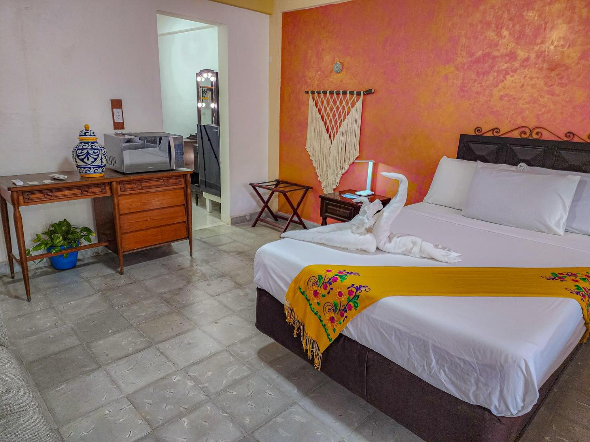 Twin Room with Balcony - Photo 37