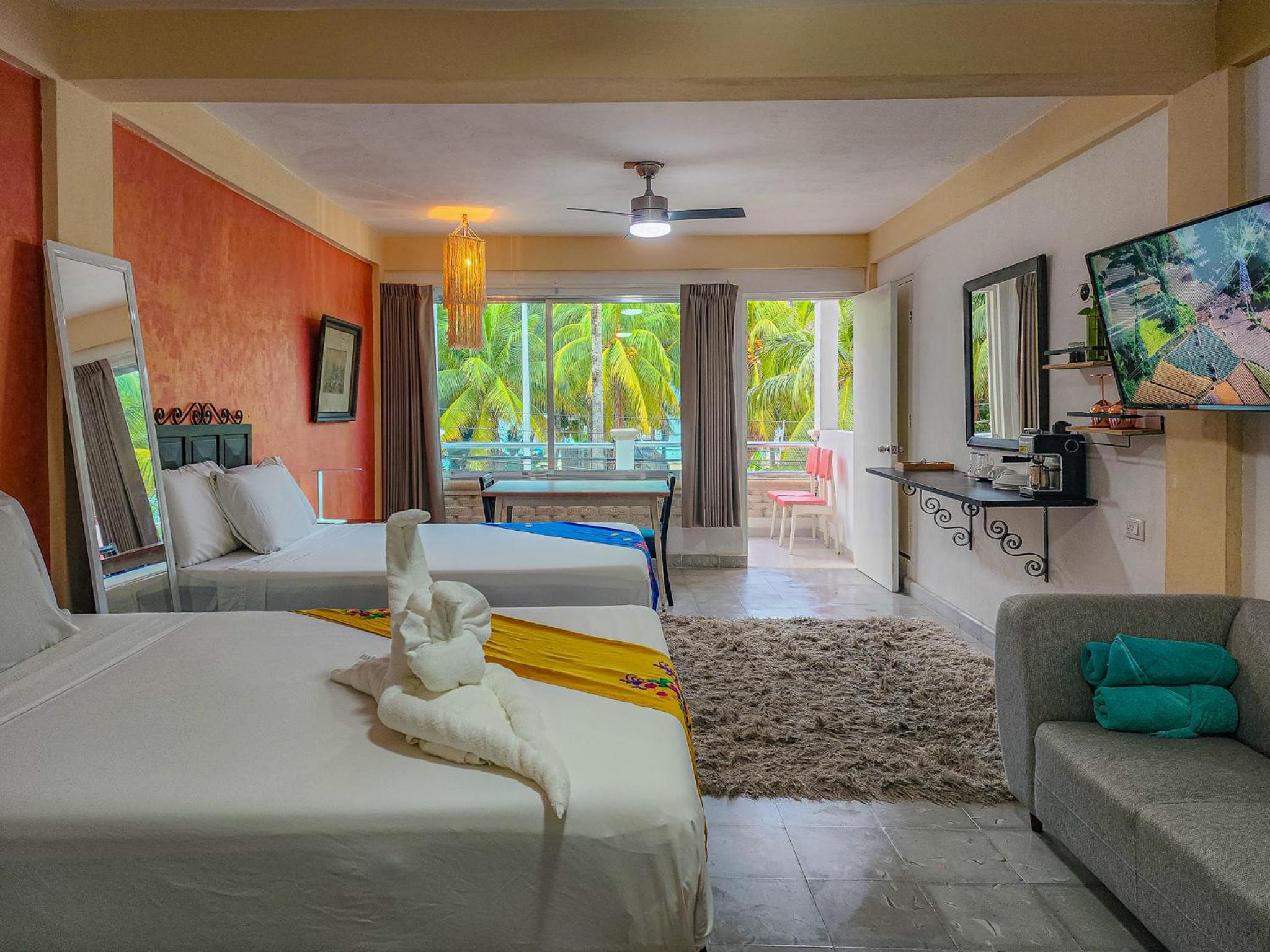 Twin Room with Balcony - Photo 21