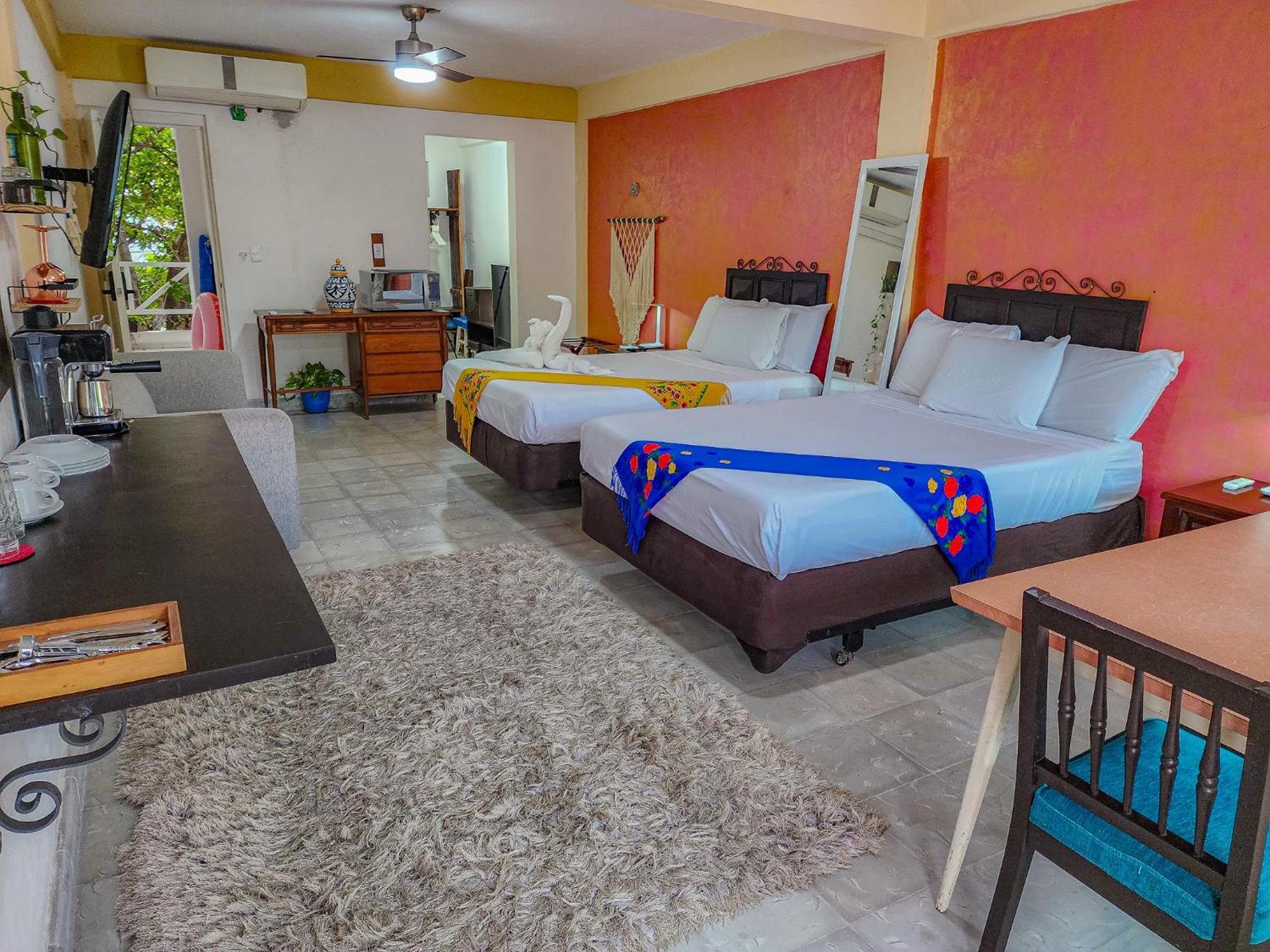 Twin Room with Balcony - Photo 19