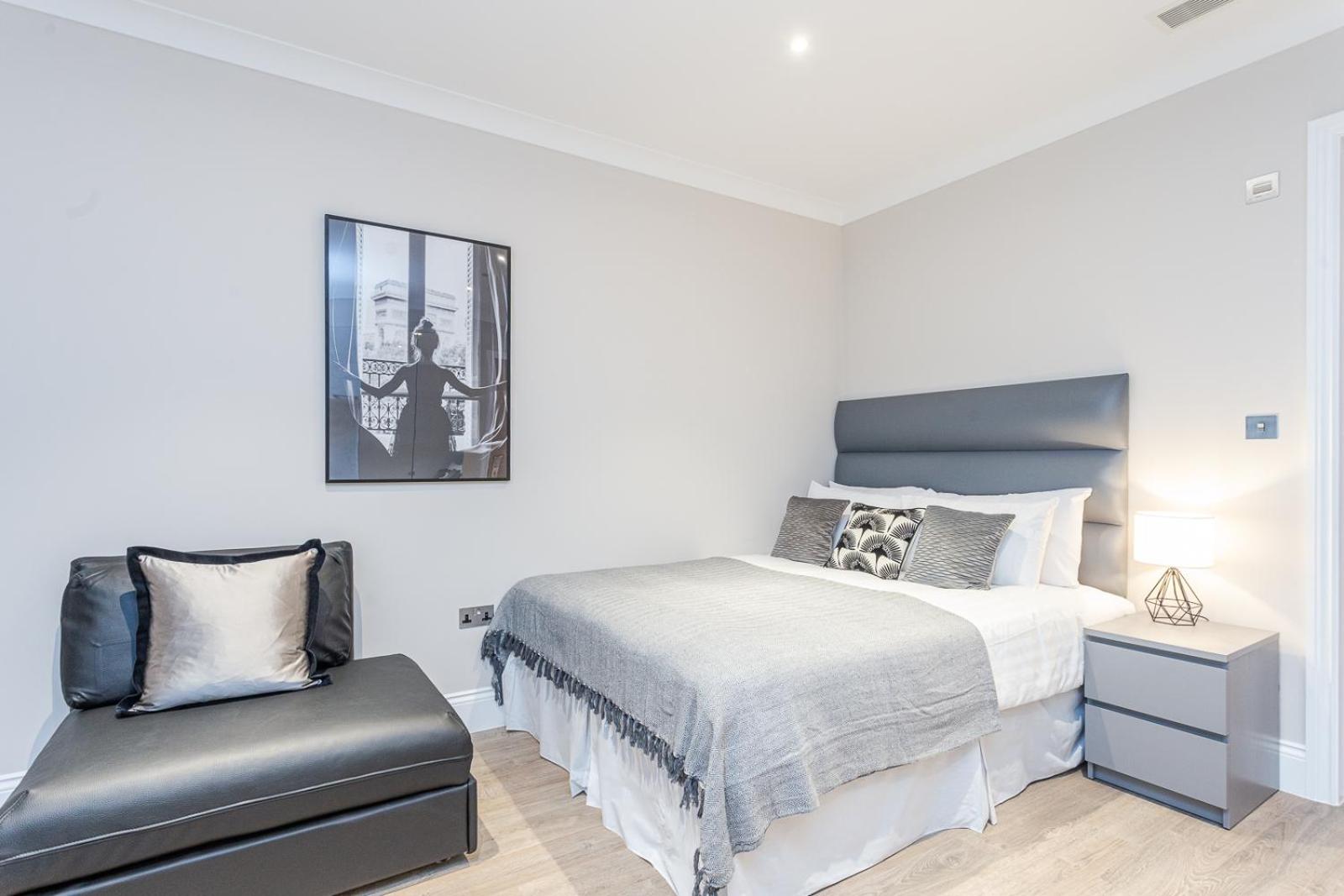 Family Studio Suite with Single Sofa Bed photo 3