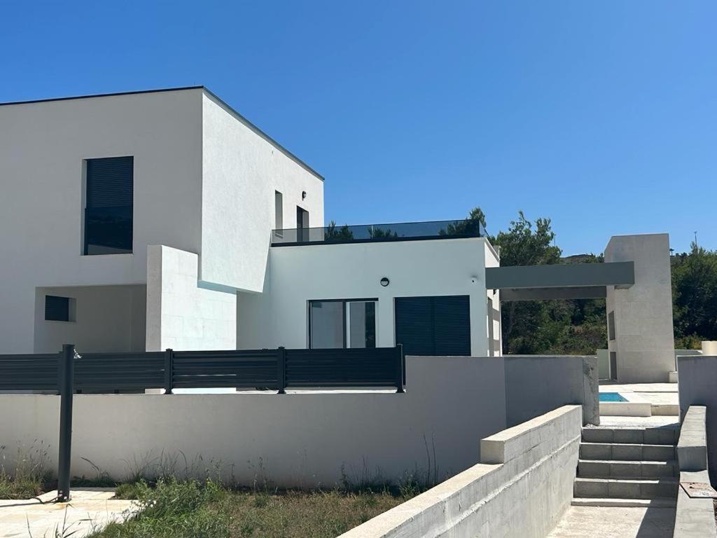 Villa - Beach Front photo 2