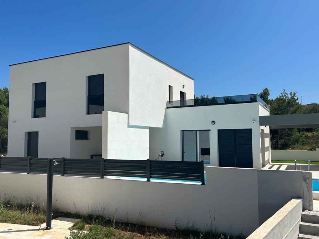 Villa - Beach Front photo 3