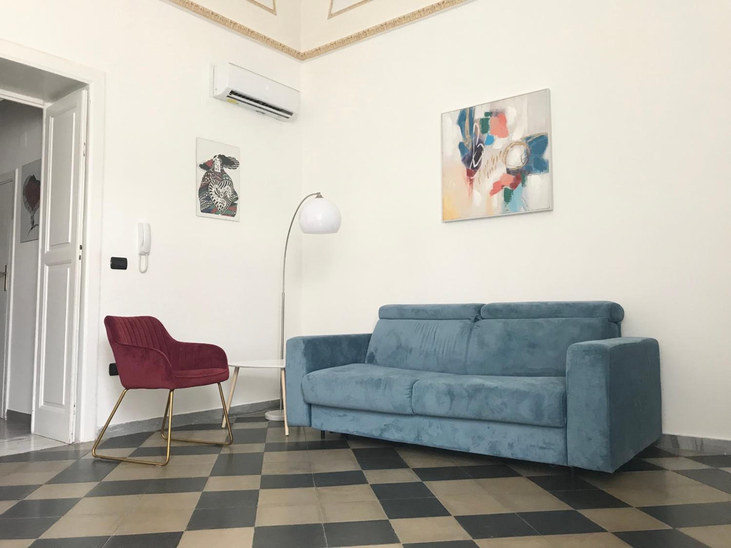 One-Bedroom Apartment