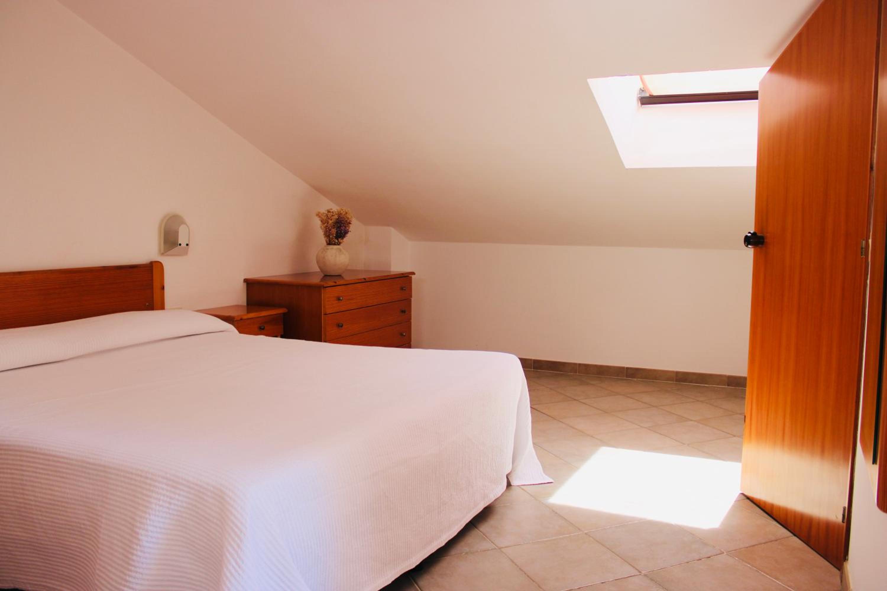 Budget Double Room photo 3