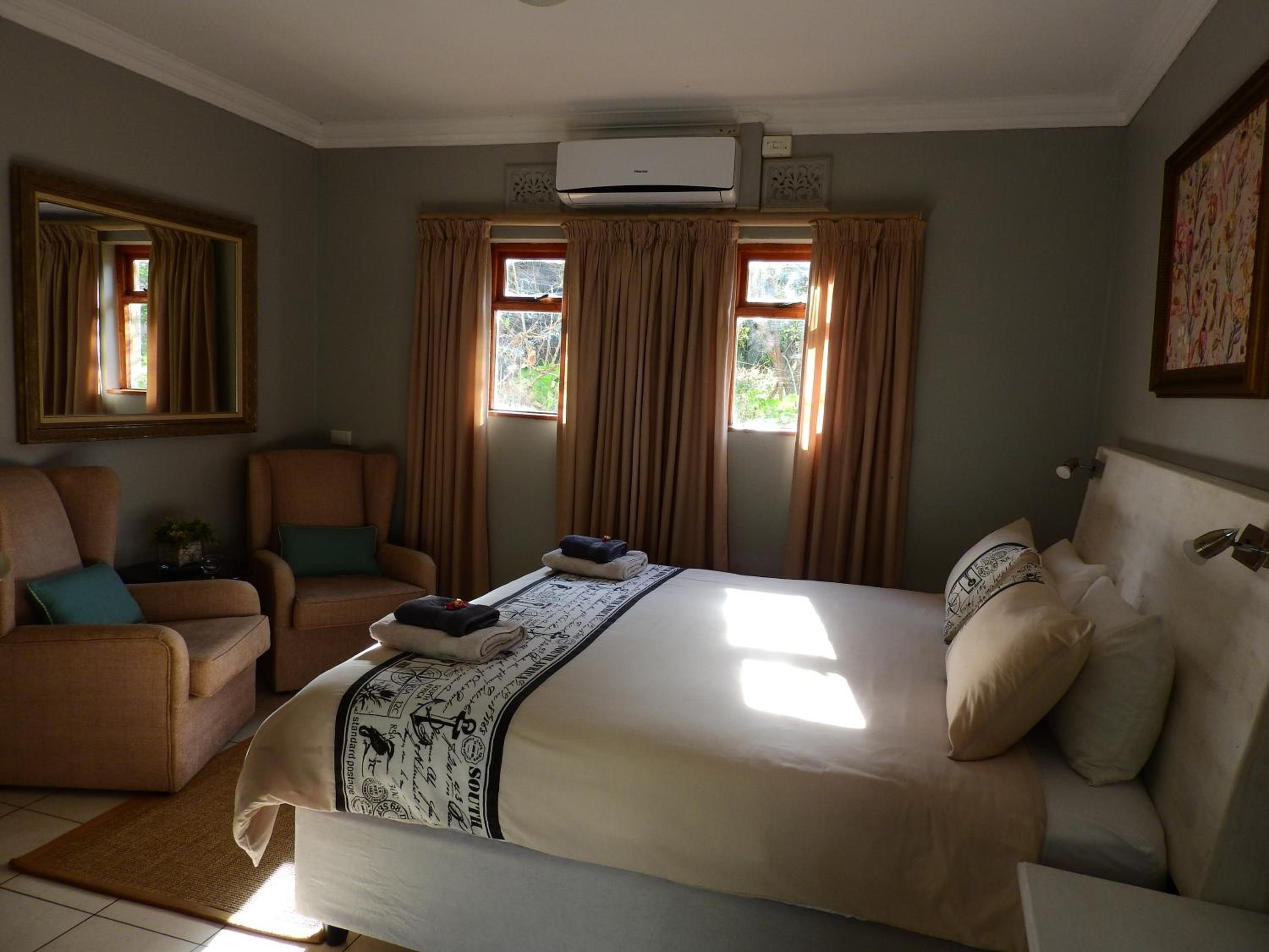 Budget Double Room - Photo 11