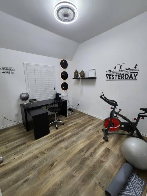 Three-Bedroom House photo 3