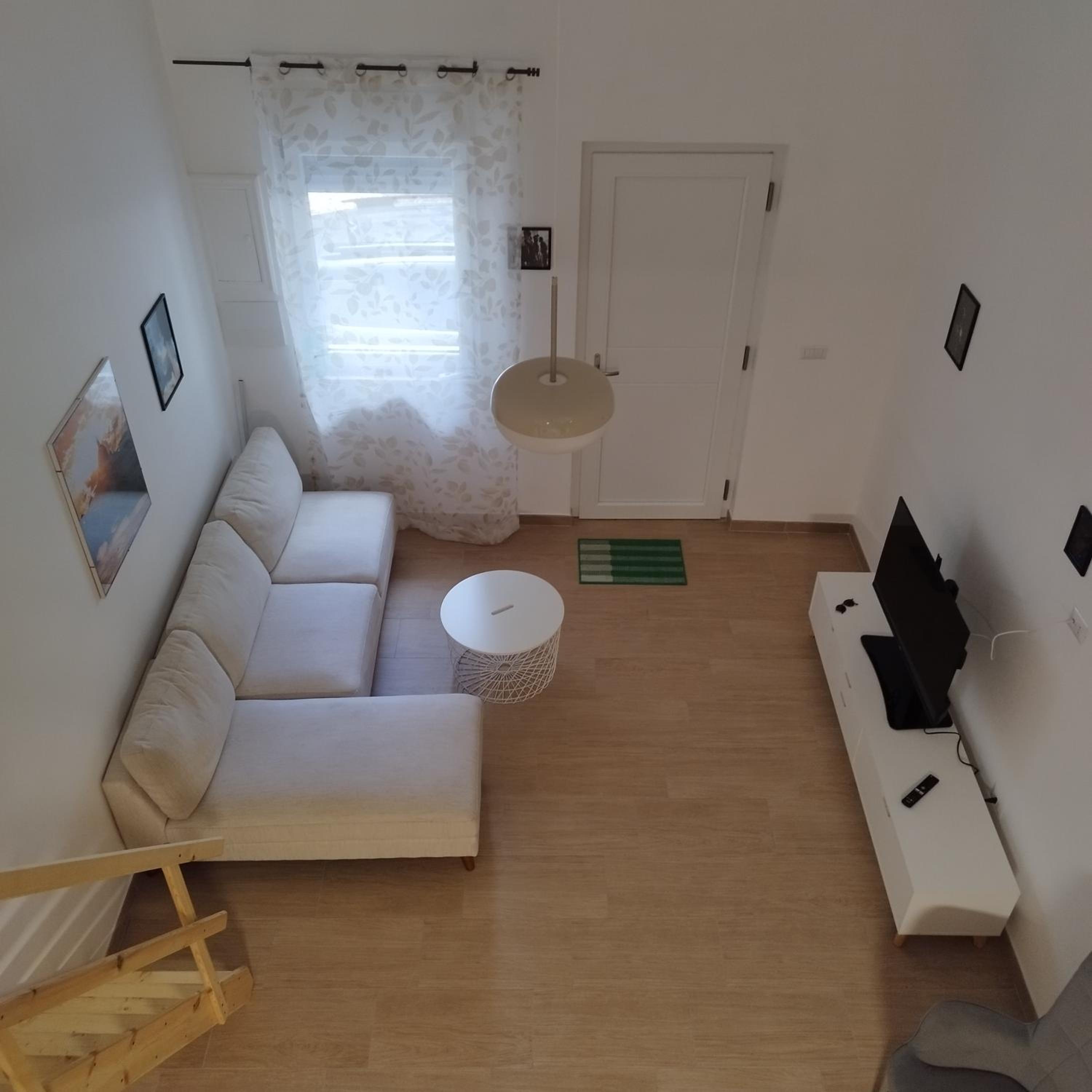 One-Bedroom House photo 1