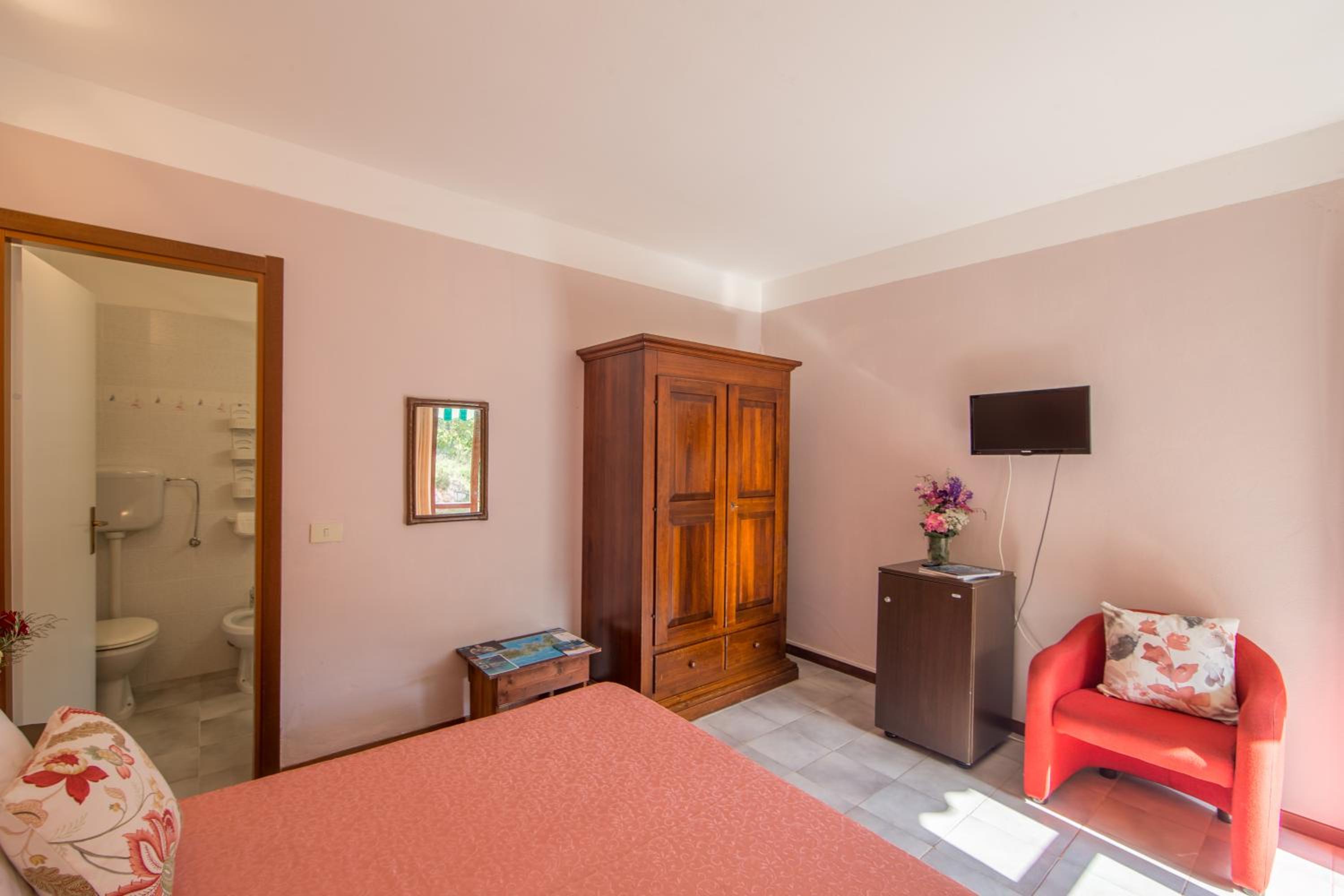 Double or Twin Room with Garden View - Annex photo 2