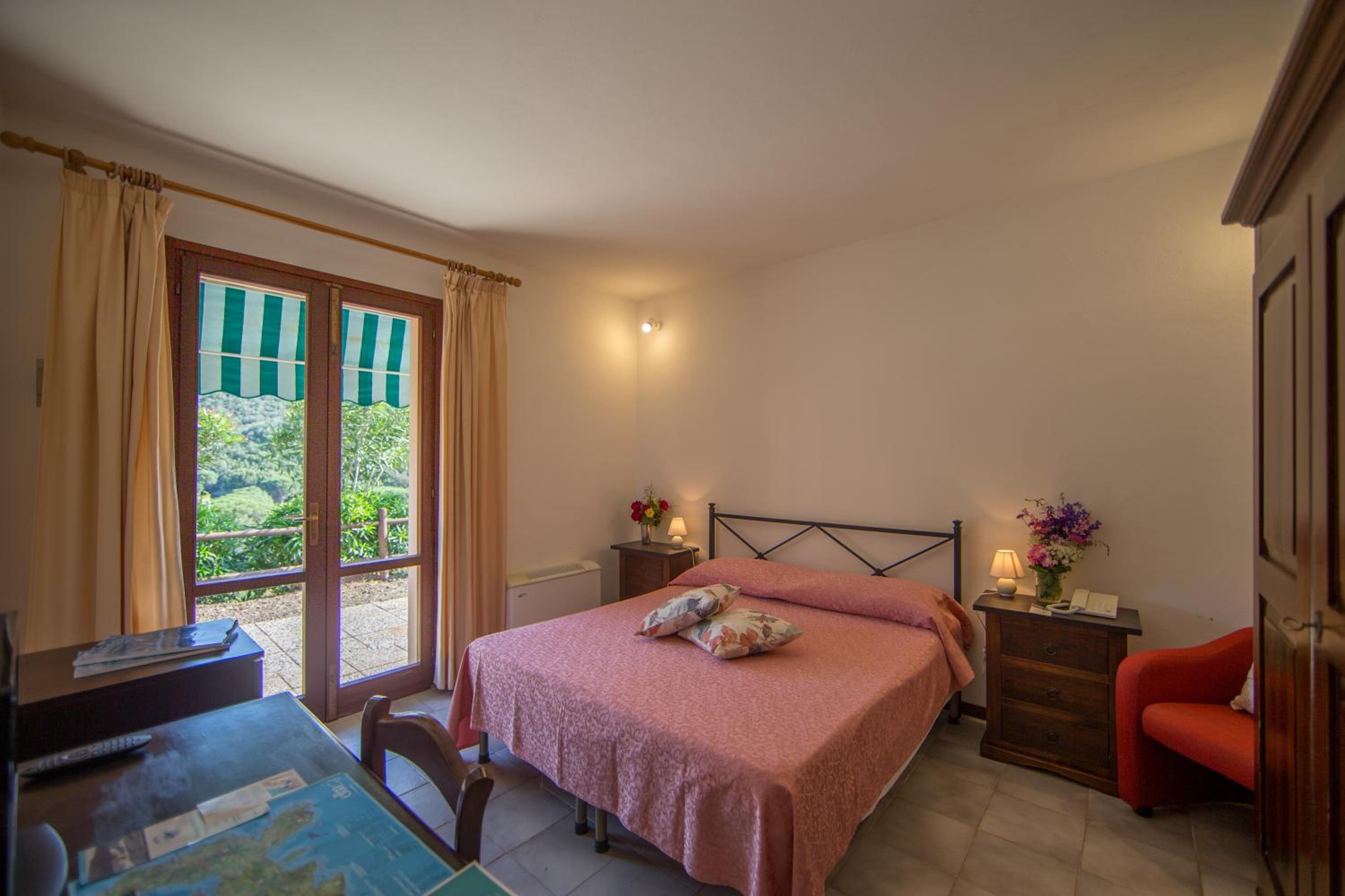 Double or Twin Room with Garden View - Annex photo 3