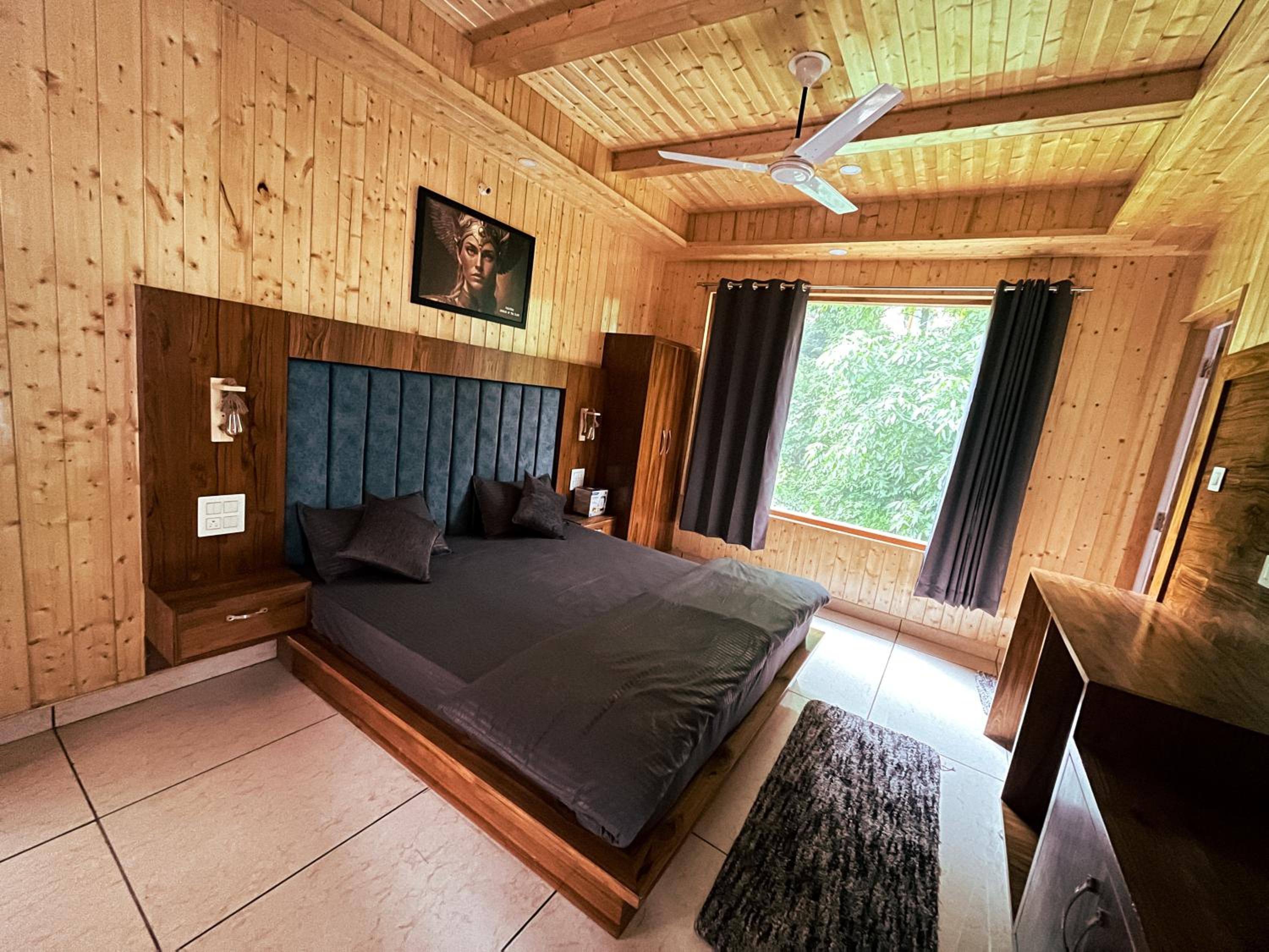 Superior King Room photo 2