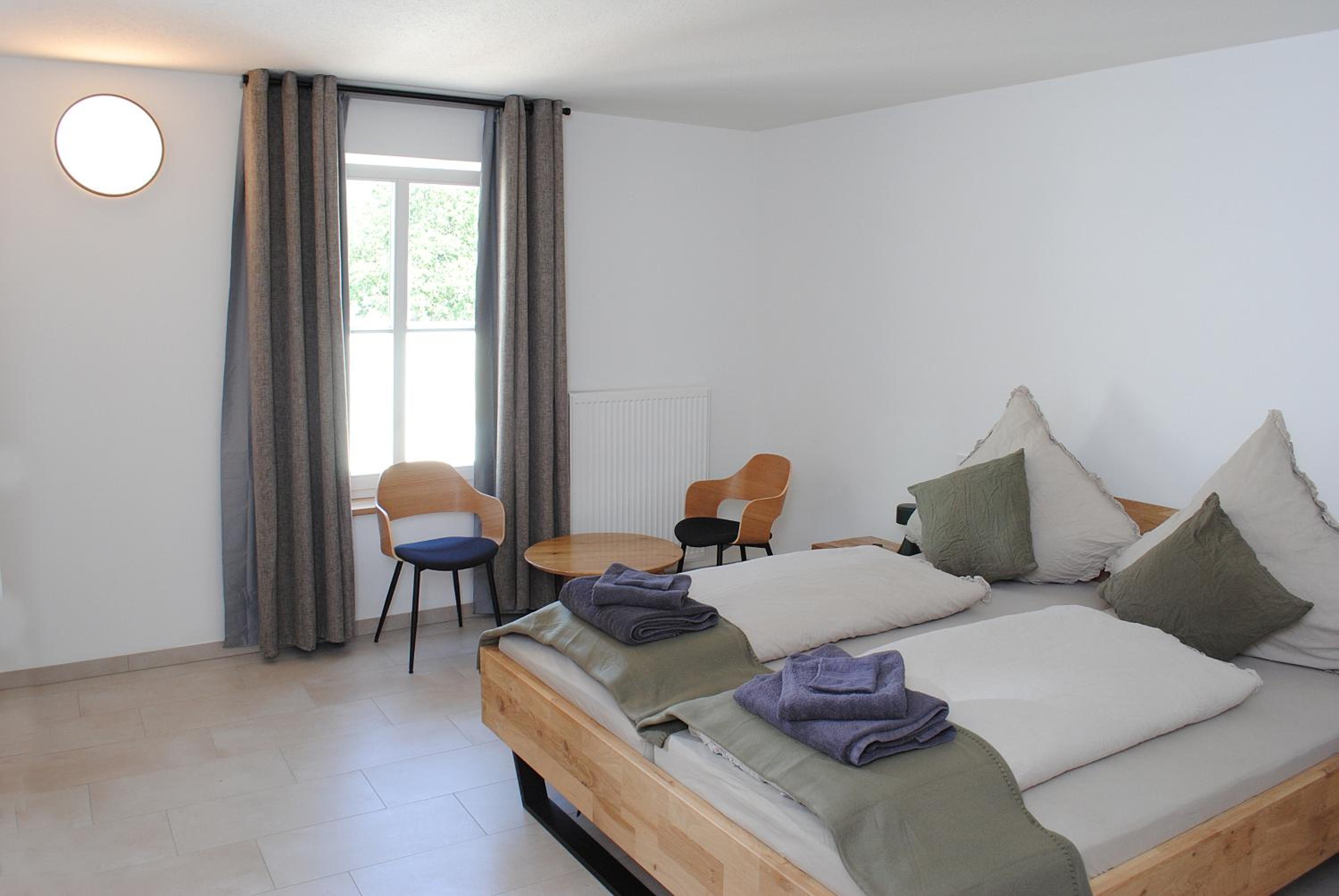 King Room with Roll-In Shower - Disability Access