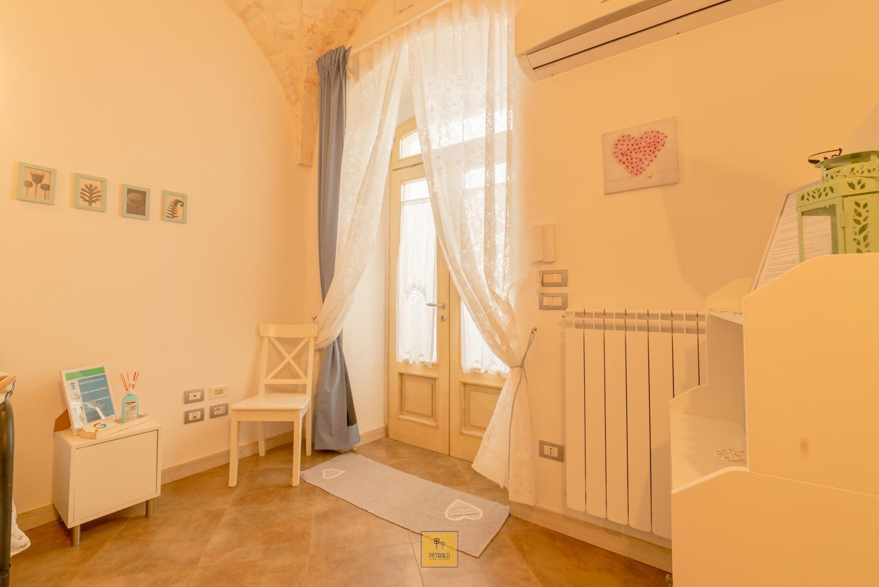 One-Bedroom House photo 3