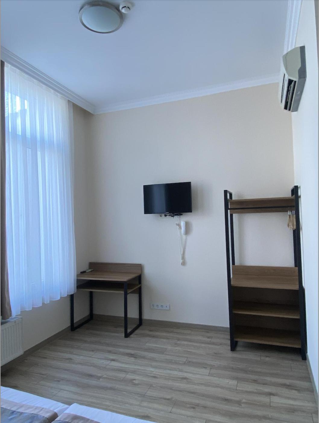 Twin Room - Photo 1