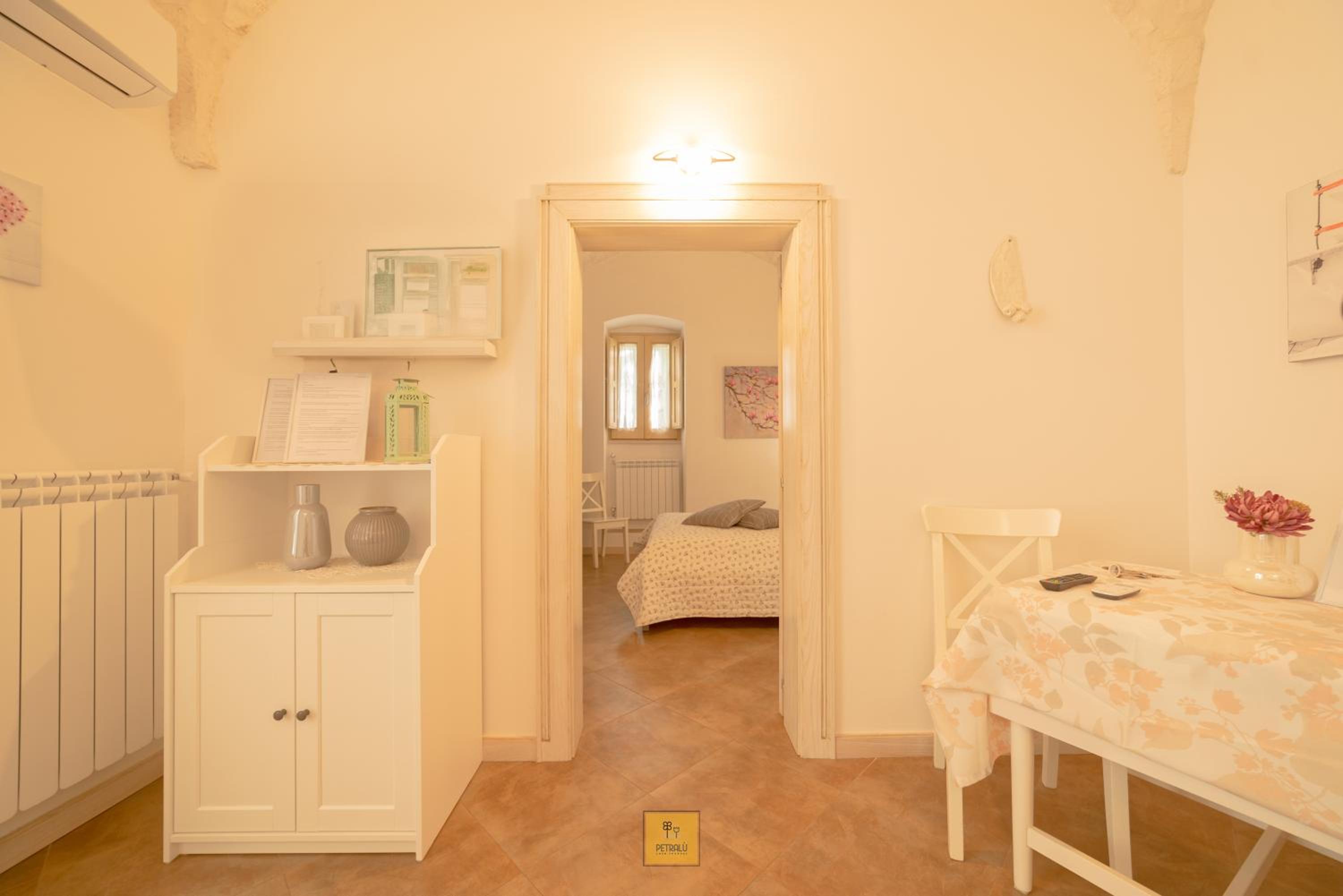 One-Bedroom House photo 2