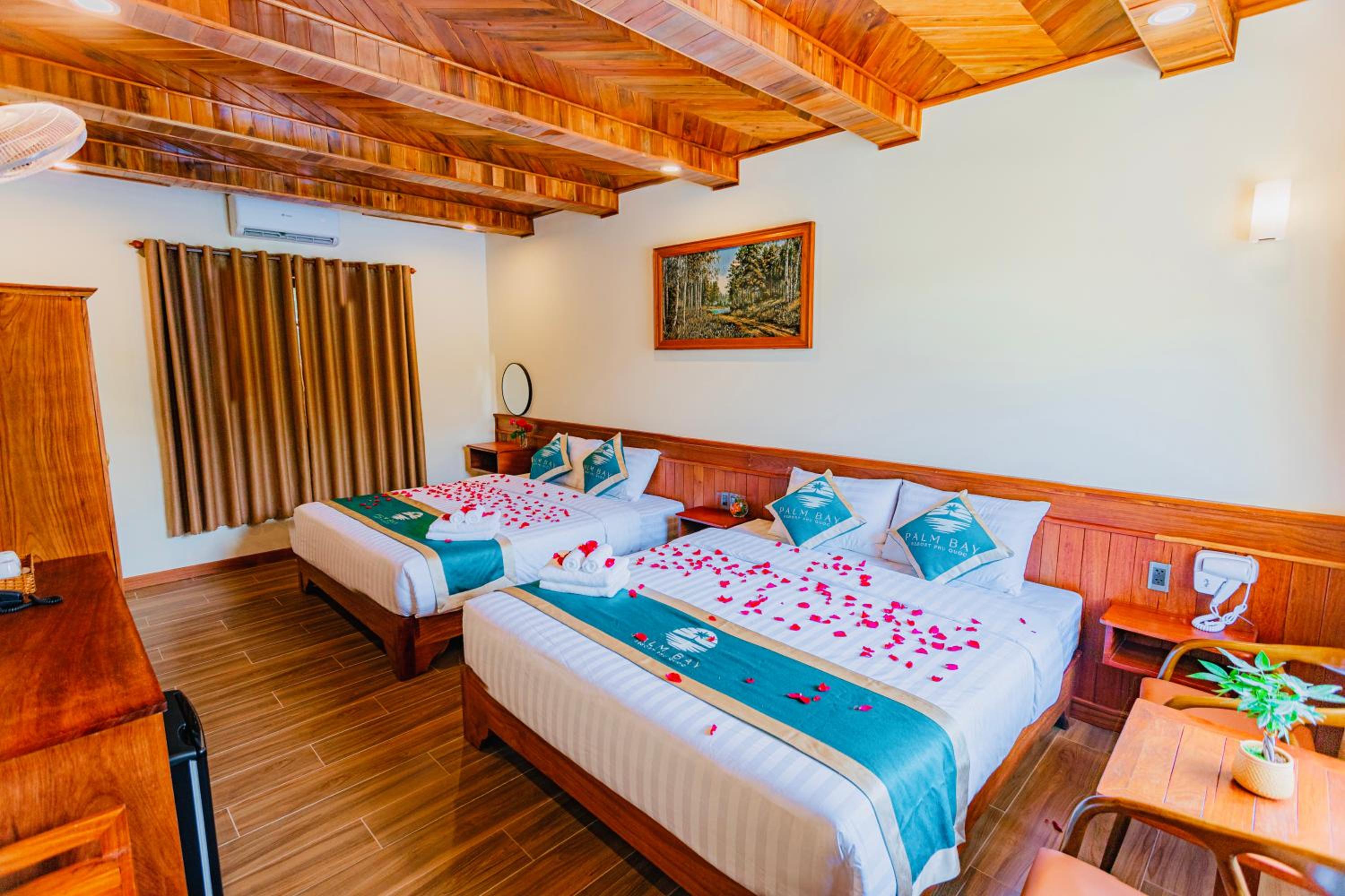 Family Room with Balcony - Photo 4