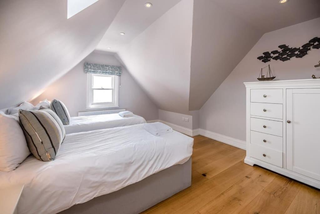 Two-Bedroom House photo 3