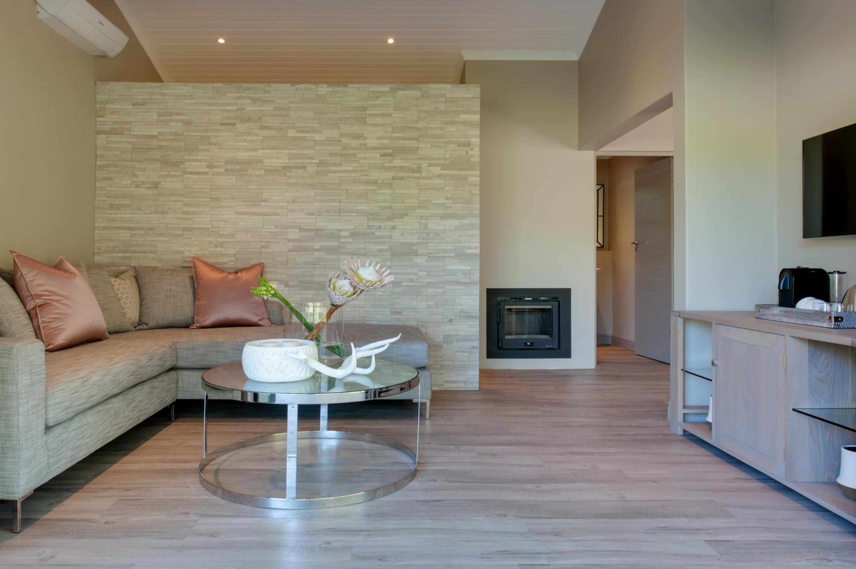 Superior Suite - Photo 4