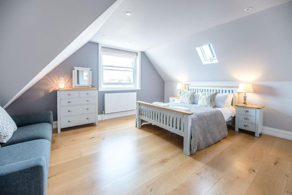 Three-Bedroom House photo 1