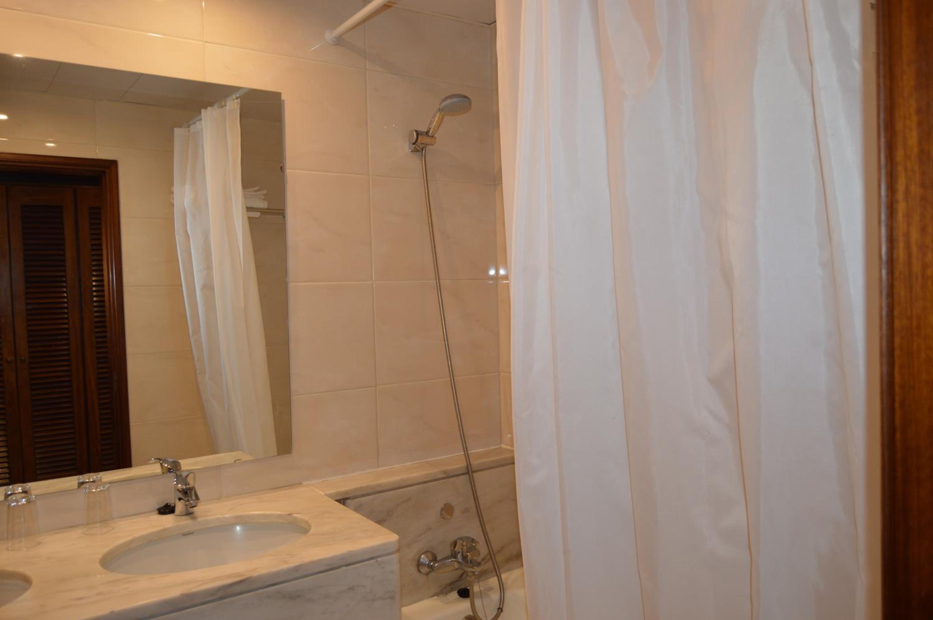 Double or Twin Room with Terrace and Garden View