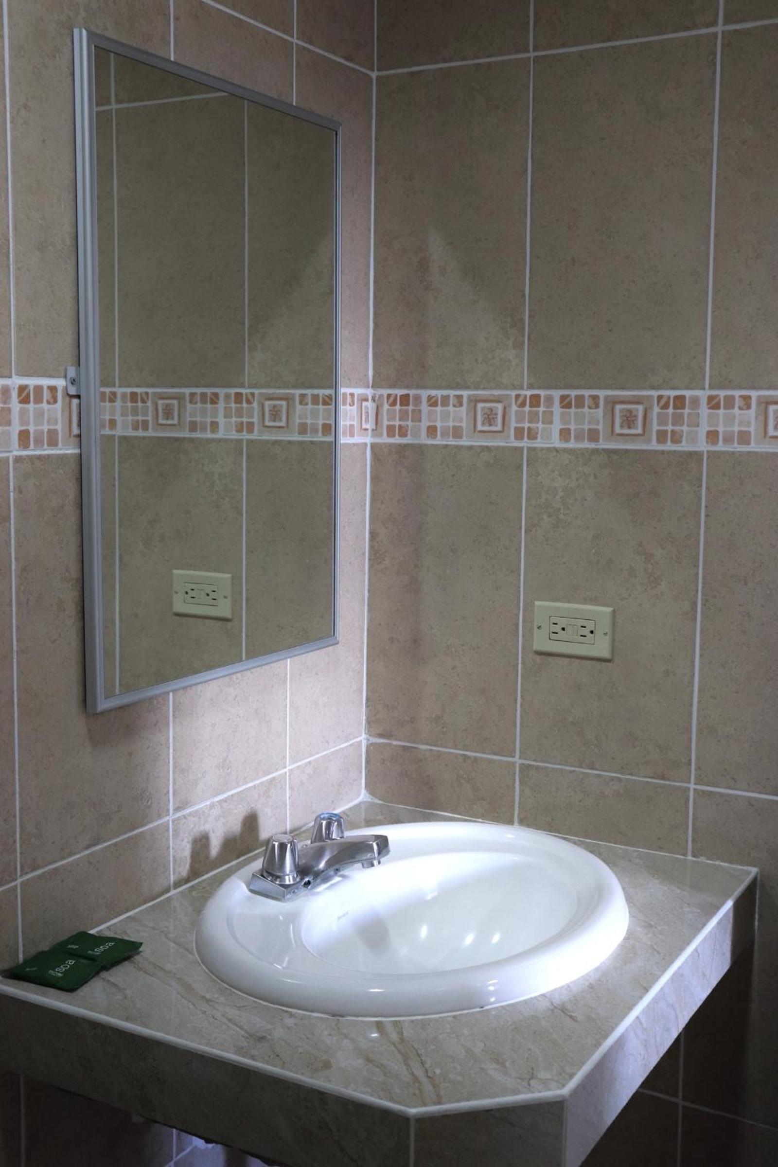 Triple Room with Private Bathroom photo 3